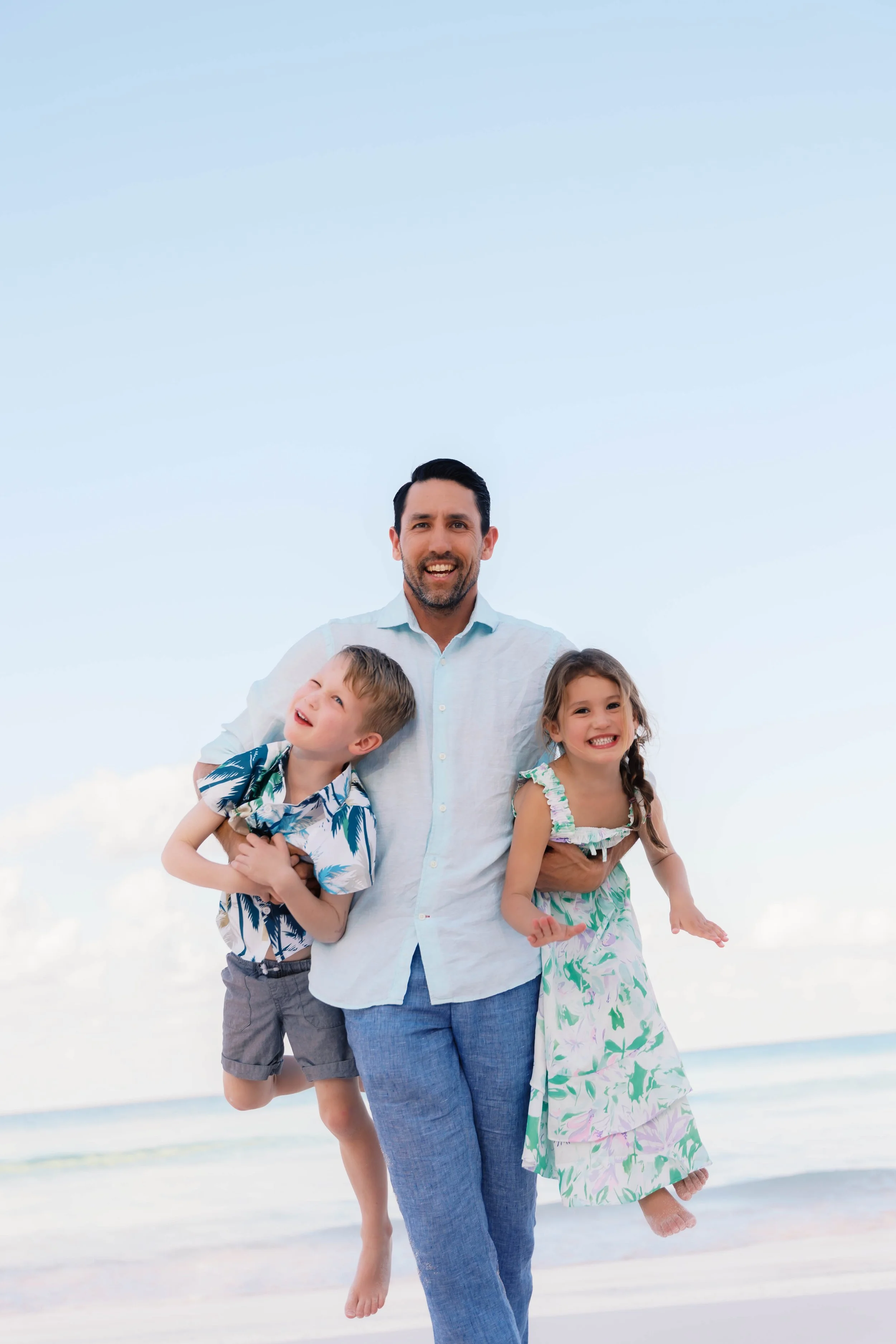 Vacation photographer in Eleuthera
Eleuthera beach photography session
Bahamas family photo session Eleuthera
Destination family photographer Eleuthera
Lighthouse Beach Eleuthera photographer