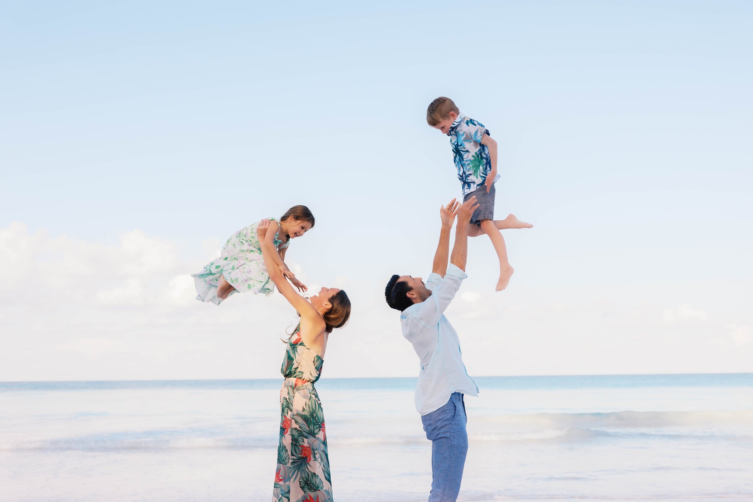 Vacation photographer in Eleuthera
Eleuthera beach photography session
Bahamas family photo session Eleuthera
Destination family photographer Eleuthera
Lighthouse Beach Eleuthera photographer