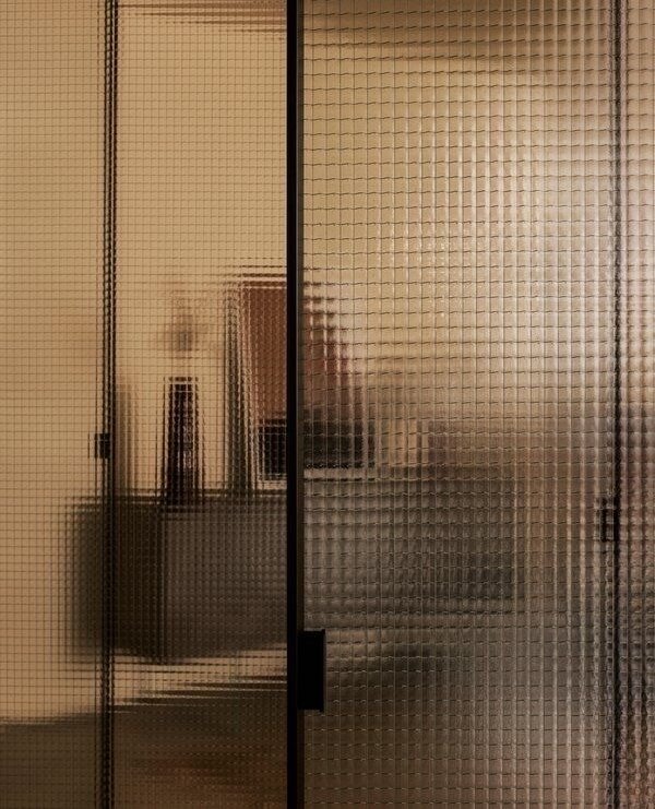 Sherazade SWing by Glas Italia⁠
⁠
#interior #design #studioan