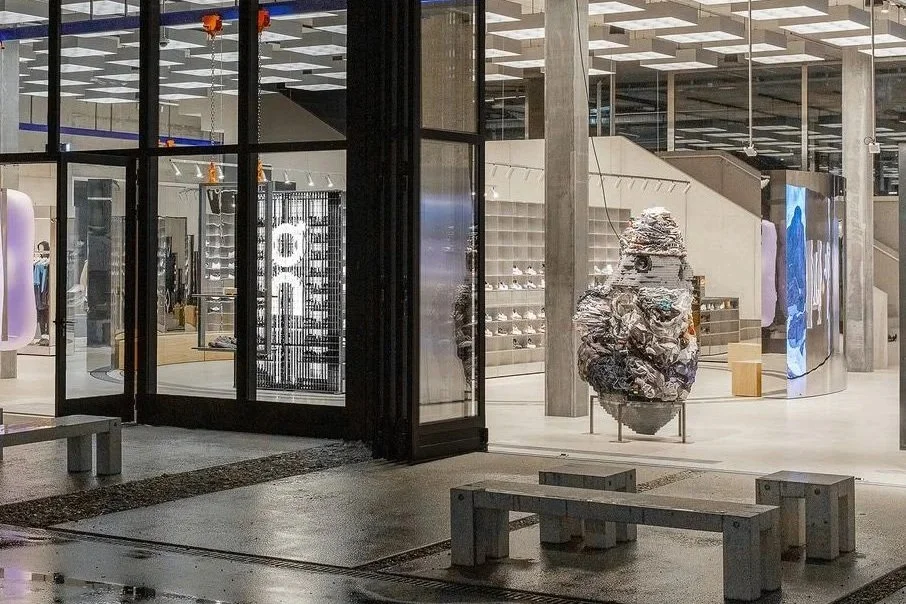 What Makes a Store Worth Visiting?