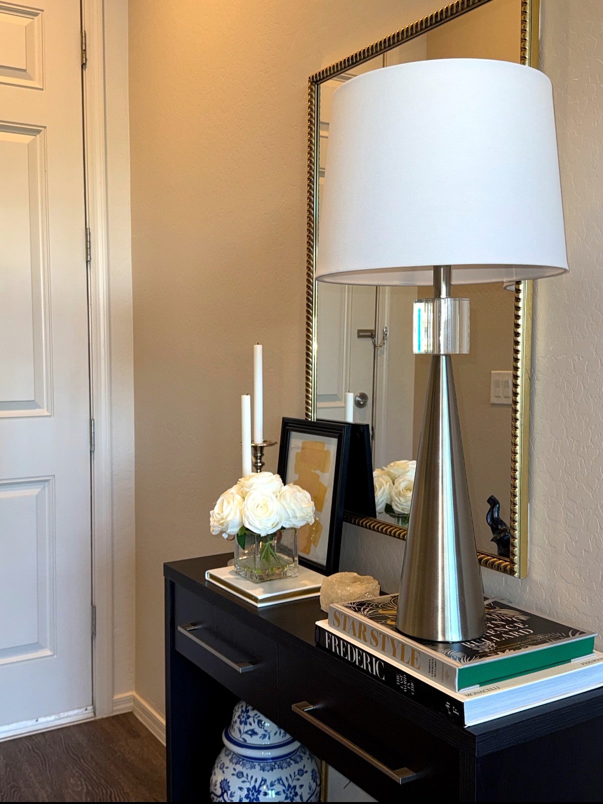 Moments from June🌻🩵💫🪻

&bull;
&bull;
&bull;

#arizonainteriordesigner #scottsdaleinteriordesign #gilbertinteriordesign #phoenixinteriordesigner #designinspo #prettyplaces