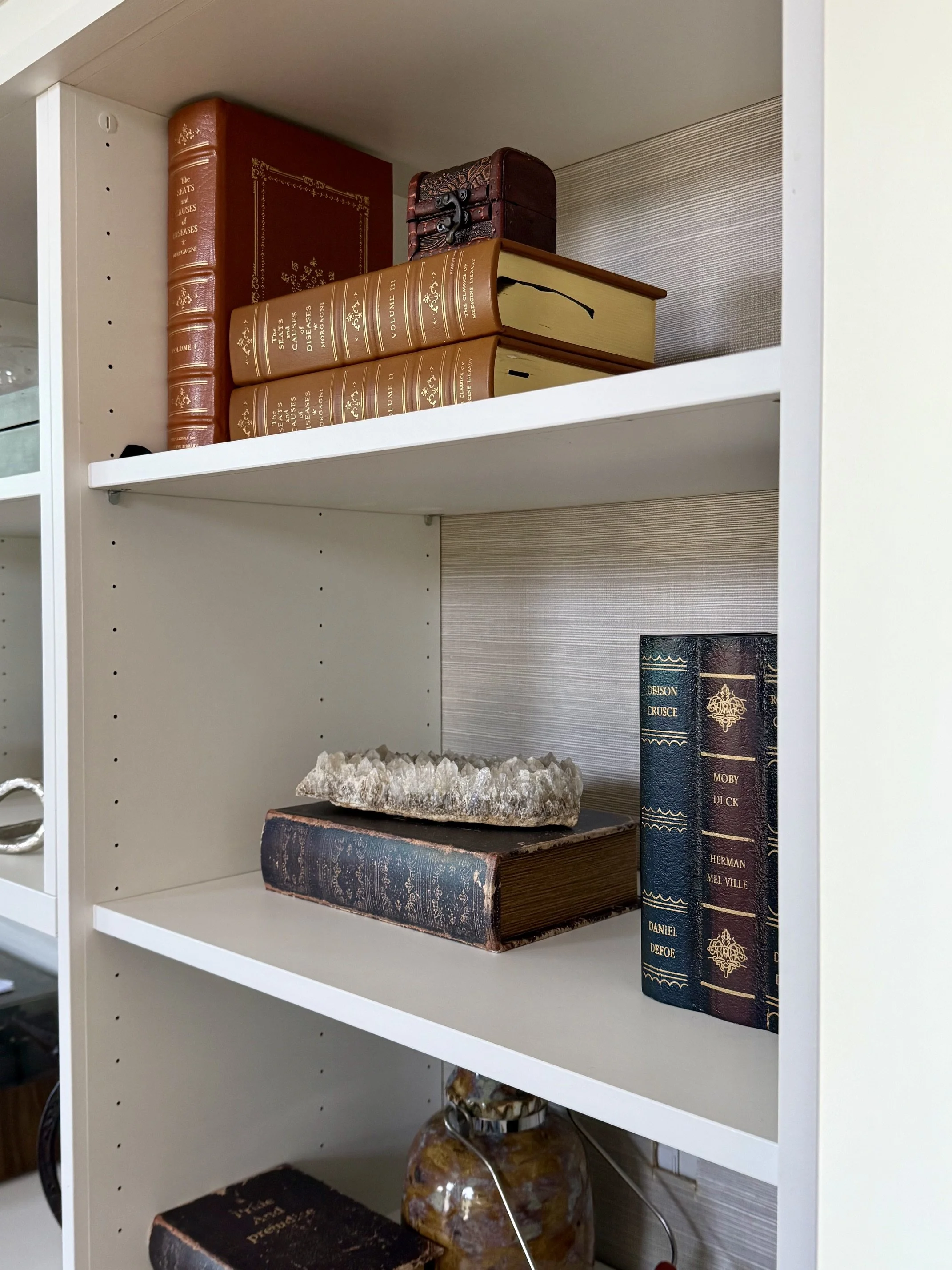 bookshelf built-in styling for luxury home in scottsdale.jpeg