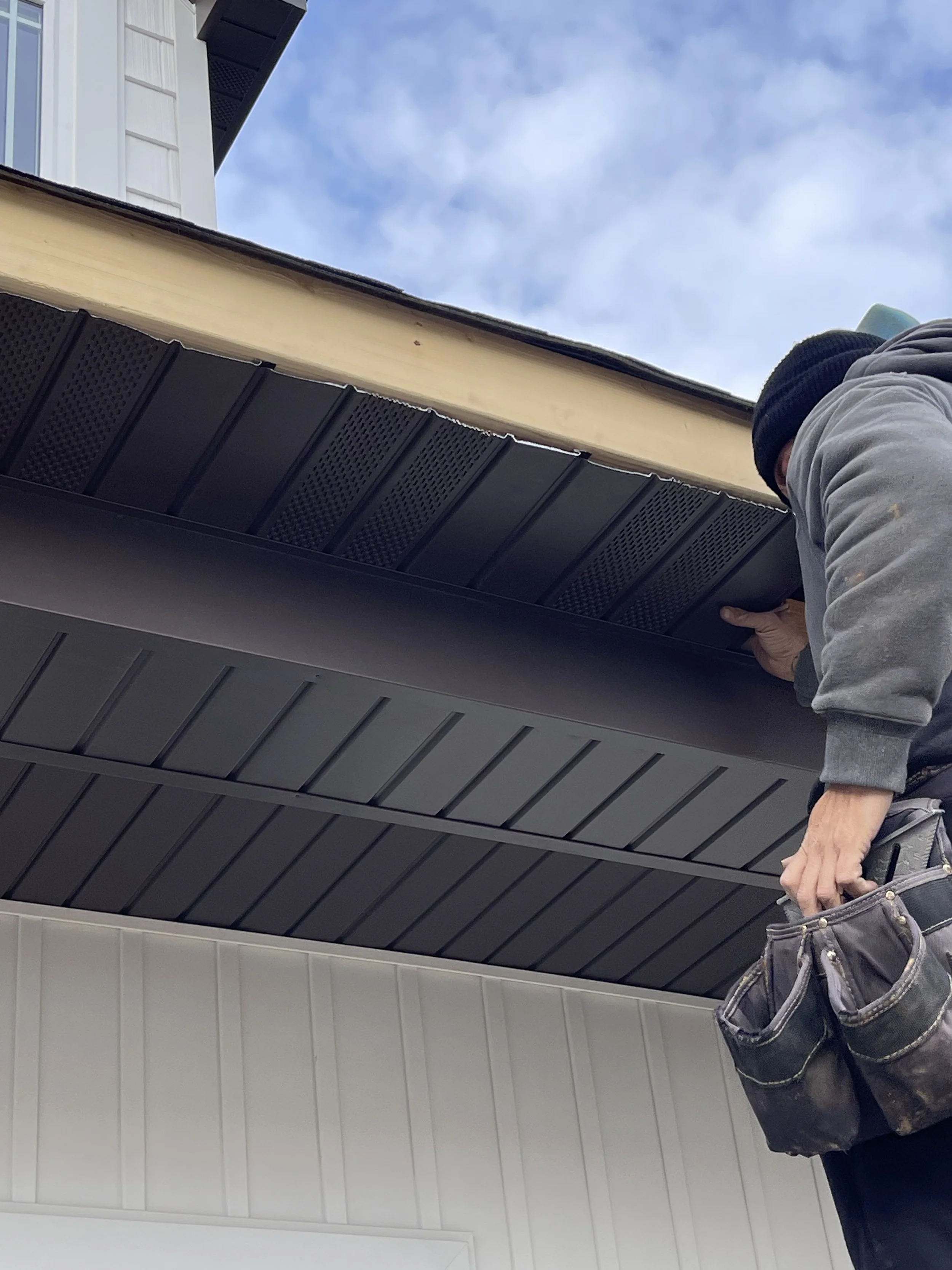 Installing aluminum soffit