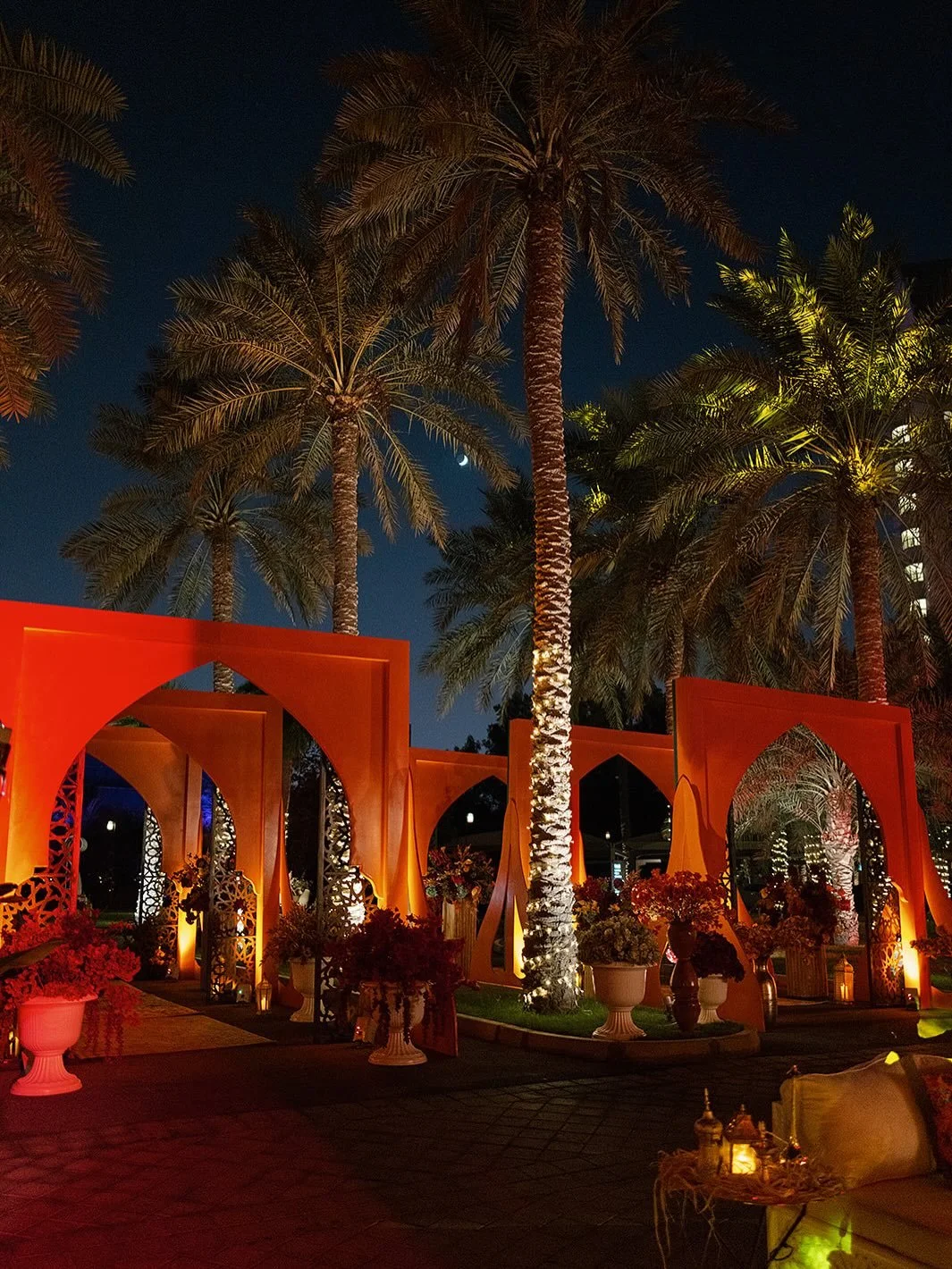 This &lsquo;Bahrain Night&rsquo; truly felt like stepping into another world.
Rich colours, glowing lanterns and tables set for an incredible celebration that felt unmistakably Bahrain ✨

Destination Wedding Planner @_pristineevents_ 
Photo - @mohsin