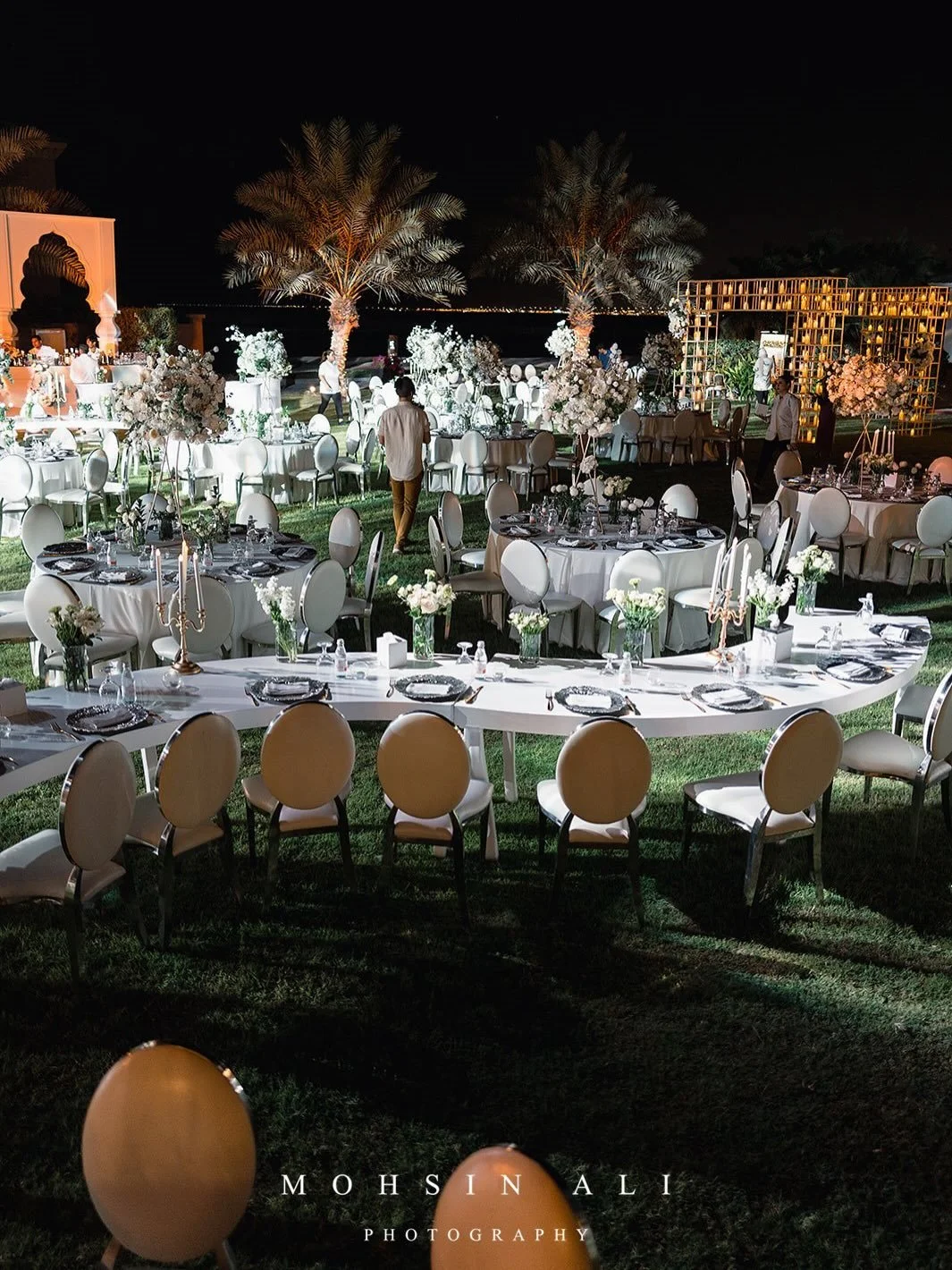 Set for the evening&hellip; A Heeramandi themed Sangeet bought to life in layers of ivory and light ✨

Destination Wedding Planner @_pristineevents_ 
AV &amp; Production - @avlivedubai
Venue - @royalsaray
Decor - @thearchevents
Drummers - @elitedrumm