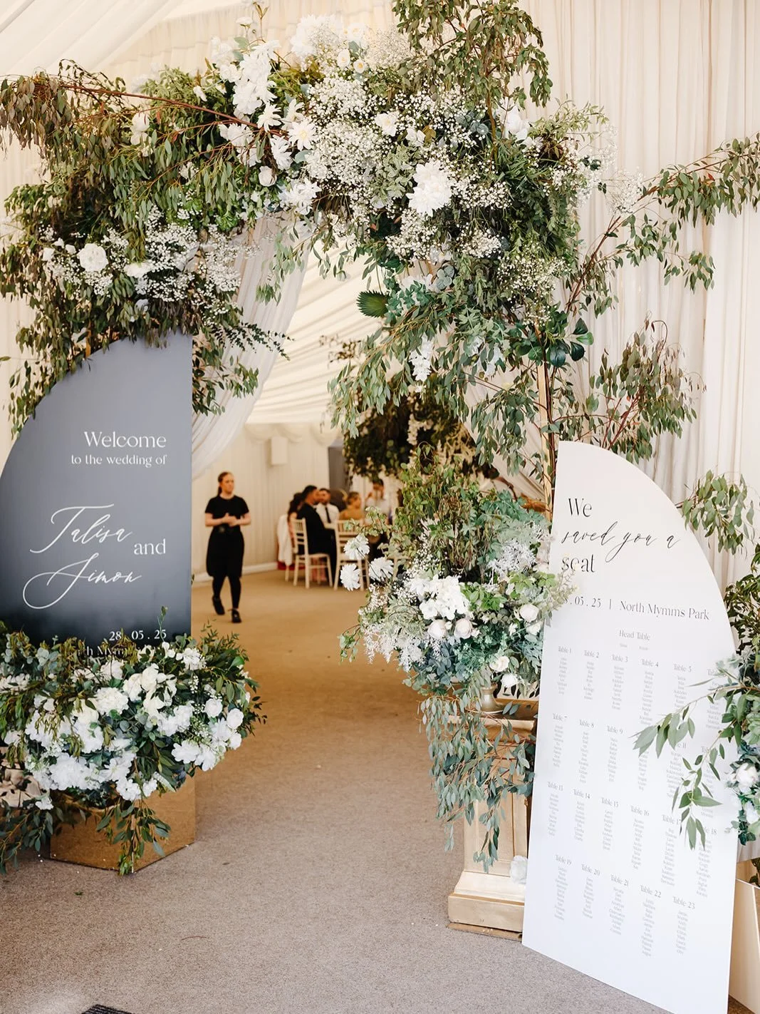 An evening set to impress | The Reception of Talisa &amp; Simon ✨

Wedding Planning &amp; Coordinator @_pristineevents_
Venue @northmymmspark
Photography @annabeth.photos
Decor @shagunweddingsuk
Flowers @ew_floral_Itd
Dress @serendipitybrides
Make up