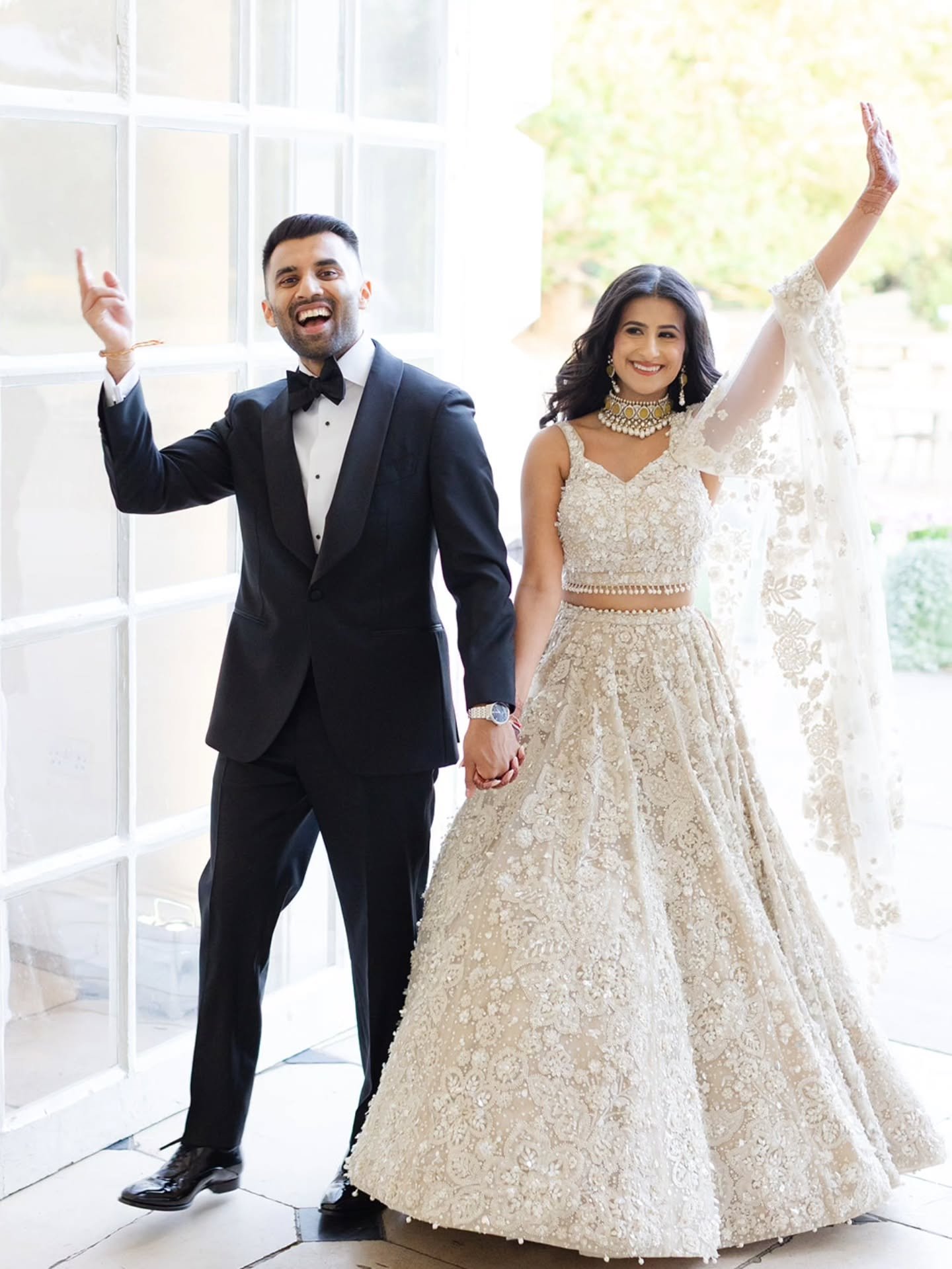 From the grand entrance to the final dance beneath the lights, an evening filled with energy and love 💛✨️

Venue @kewgardens
Photography @slawawalczakphotography
Decor @1swevents
Priest @vaisnava_hindu_priest
Catering @preeticatering
Hair @shrena.ka