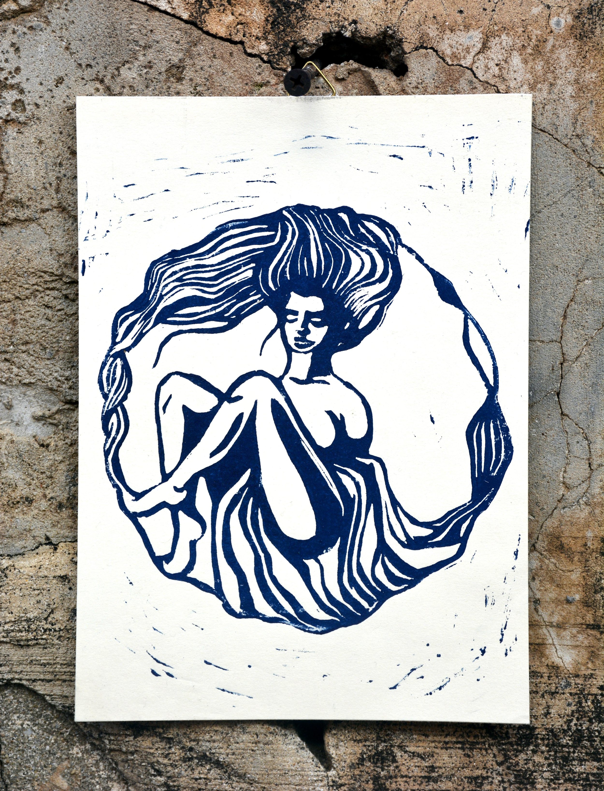 אישה+ רקע.jpg