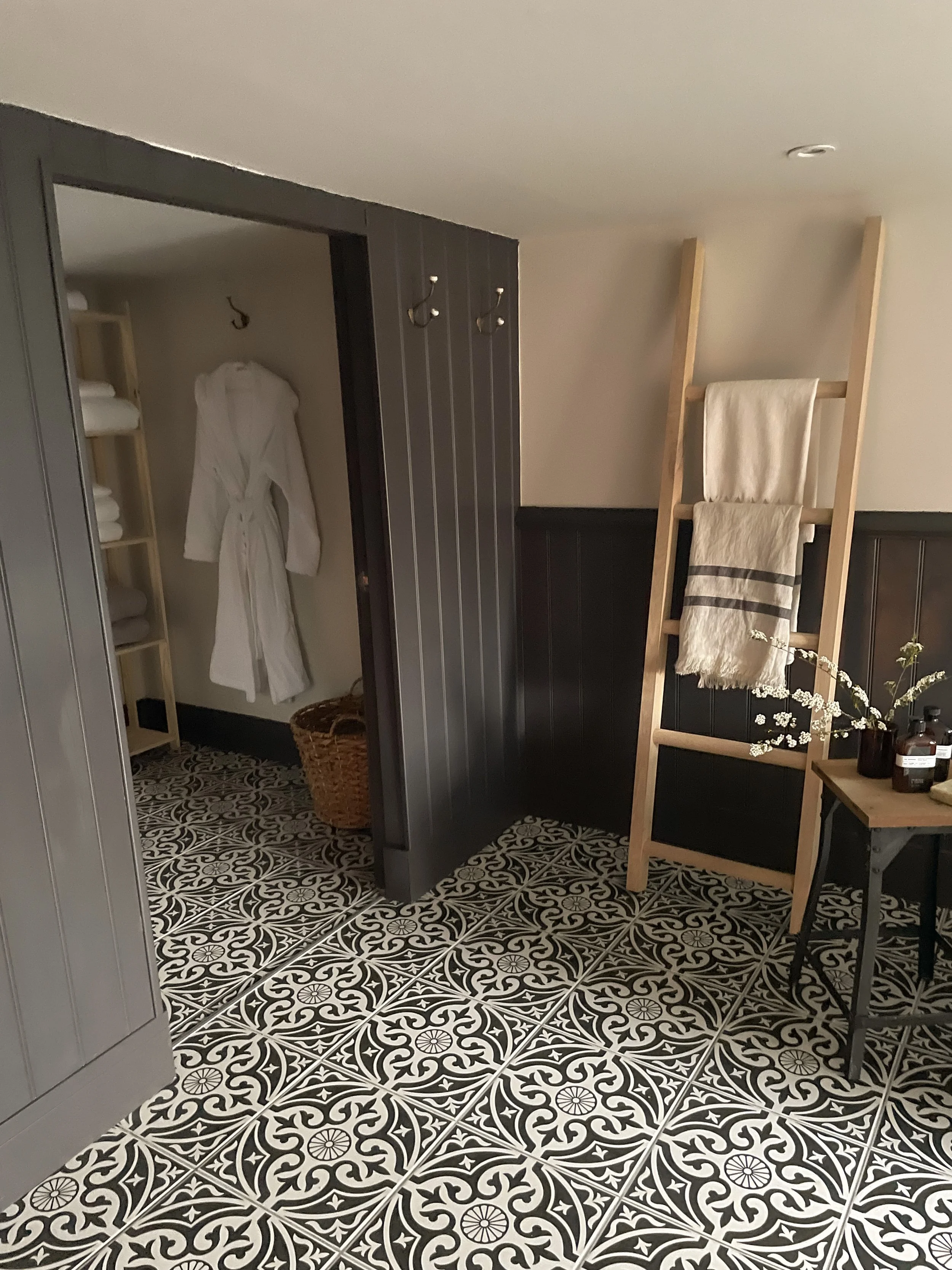 Eastgate Bathroom_2.JPG