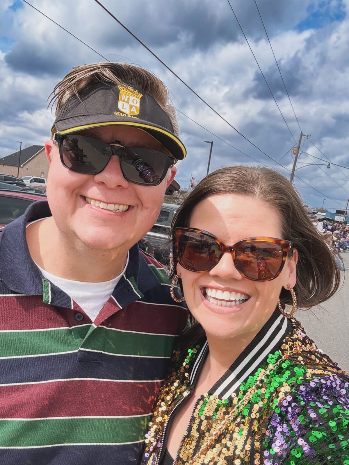 Happy Valentine&rsquo;s Day from the parade route! 🩷⚜️💚⚜️💛⚜️💜⚜️🩷⚜️