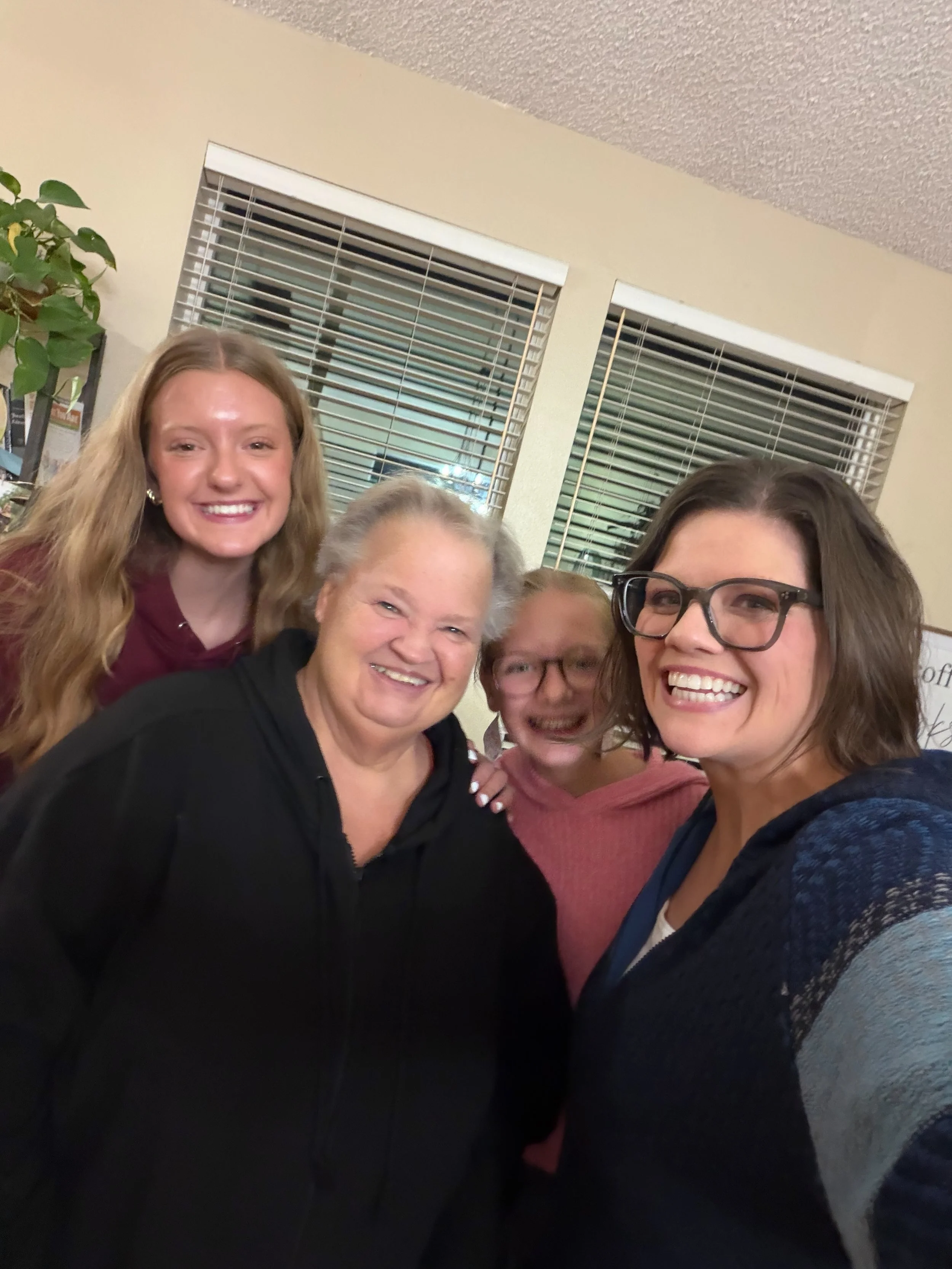 These ladies are among my favorite on earth. I 🩷 my family. 🩷