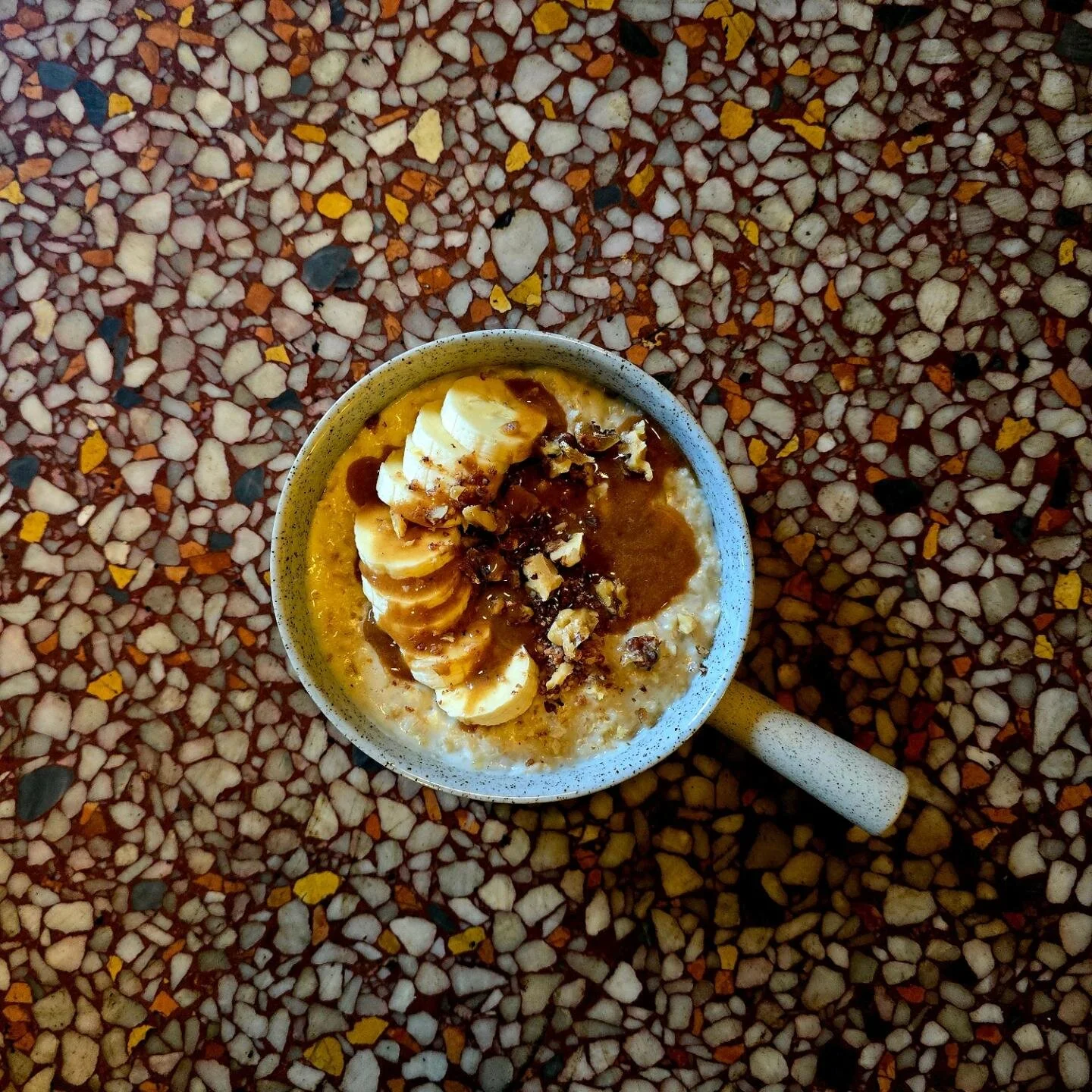 ✨️ Banoffee and Walnut Porridge ✨️

It's freezing out, so come warm up with our new porridge! 

Open until 5pm today