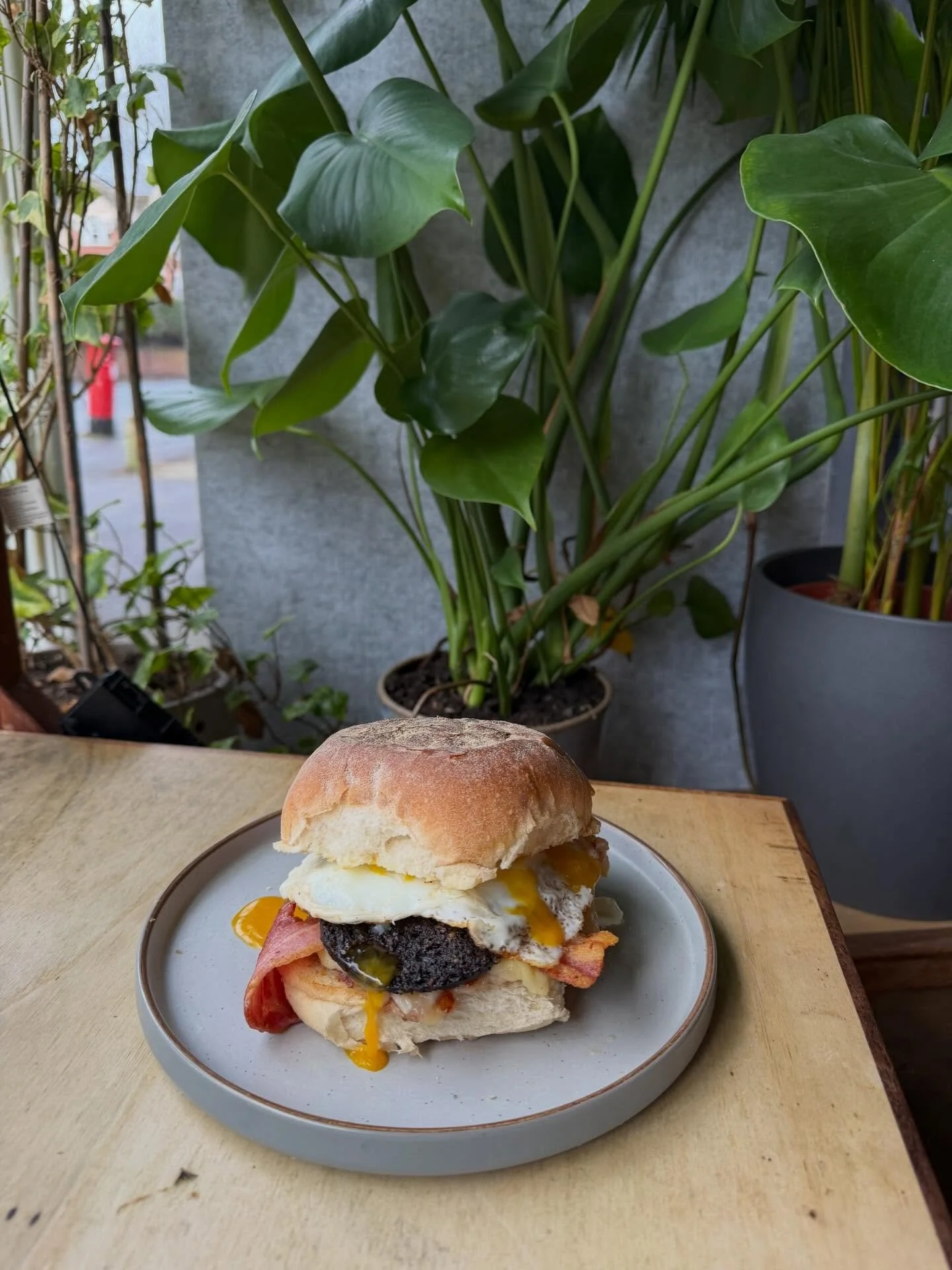 B R E A K F A S T  B A P 🍳 

One of our classic dishes 🫶🏽 
with sausage patty, bacon, black pudding, fried egg, cheese &amp; your choice of sauce &hearts;️