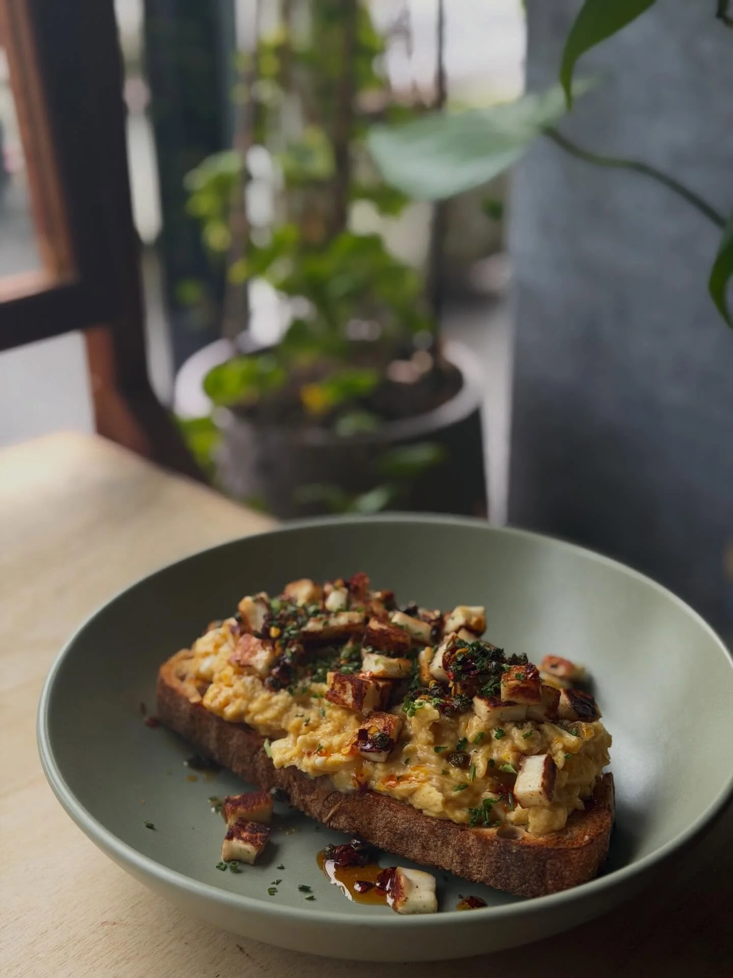 NEW EGG DISH 🍳

brown butter &amp; miso scrambled eggs 🤤
served on sourdough, with crispy halloumi &amp; chilli 🌶️