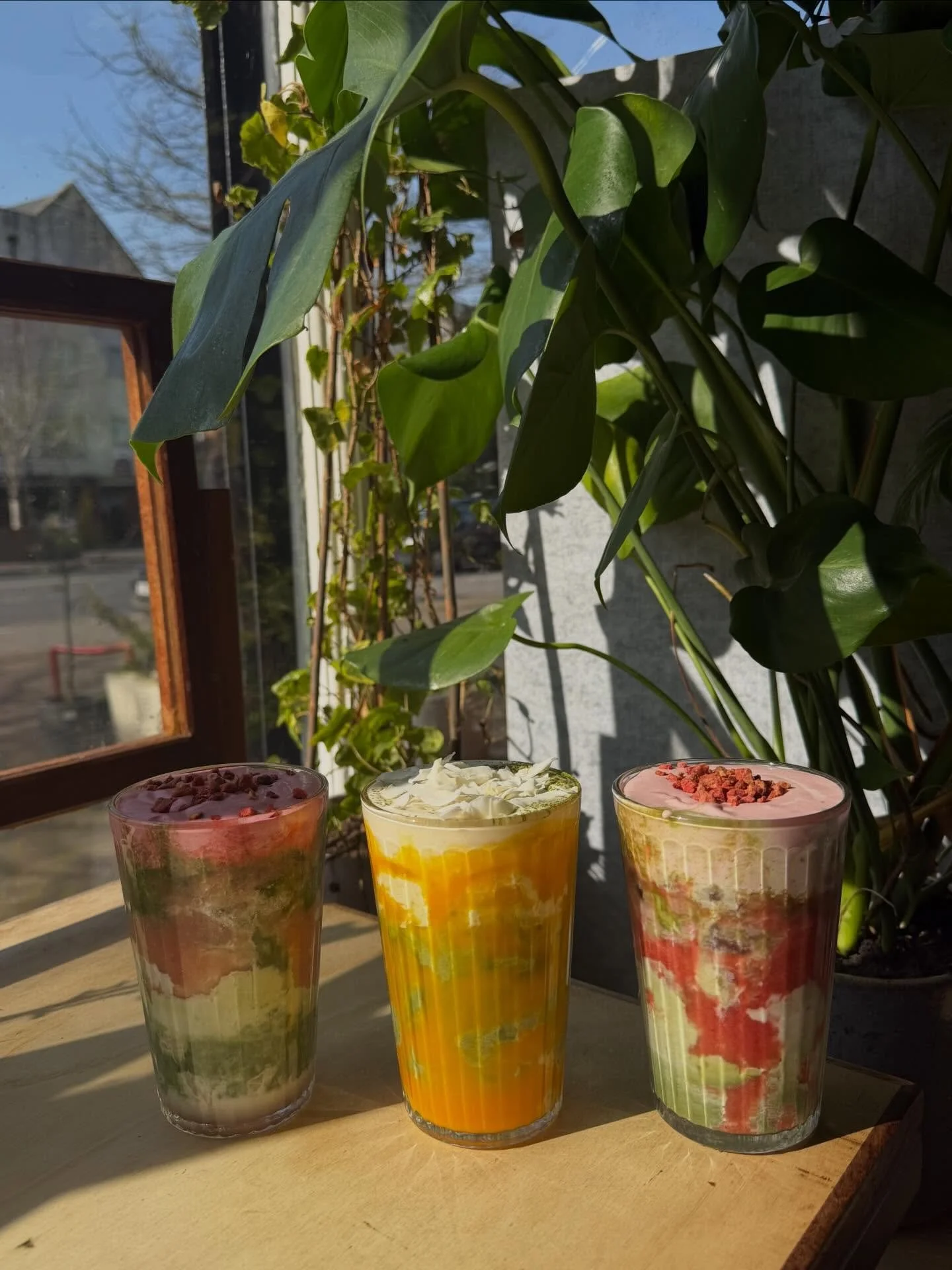 Some of our favourite matcha&rsquo;s this weekend 🍵 ✨ using all of our homemade syrups! 

🩷 rhubarb, vanilla &amp; strawberry 
💛 mango &amp; coconut 
❤️ strawberry