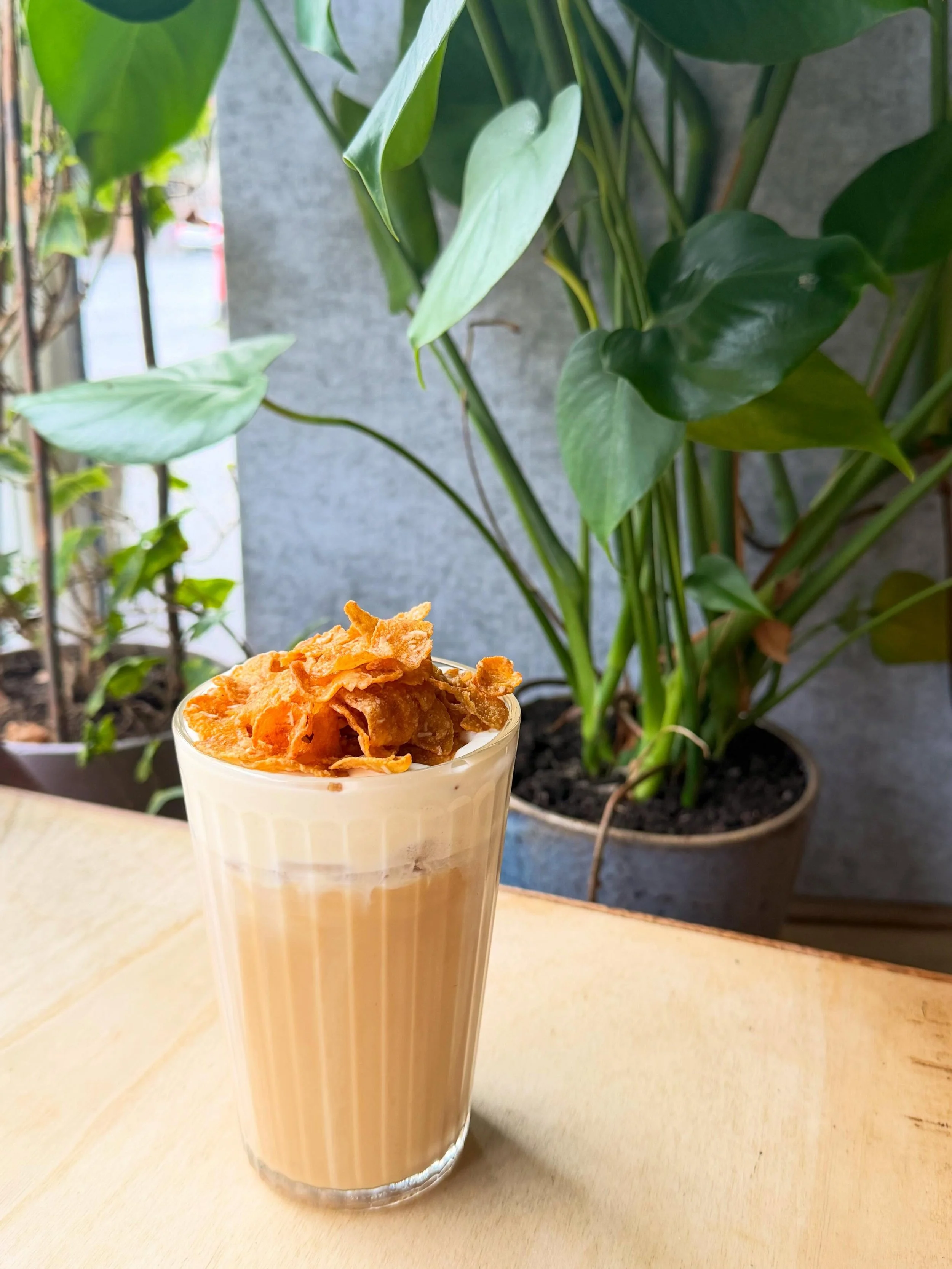 CRUNCHY NUT ICED LATTE 🥣