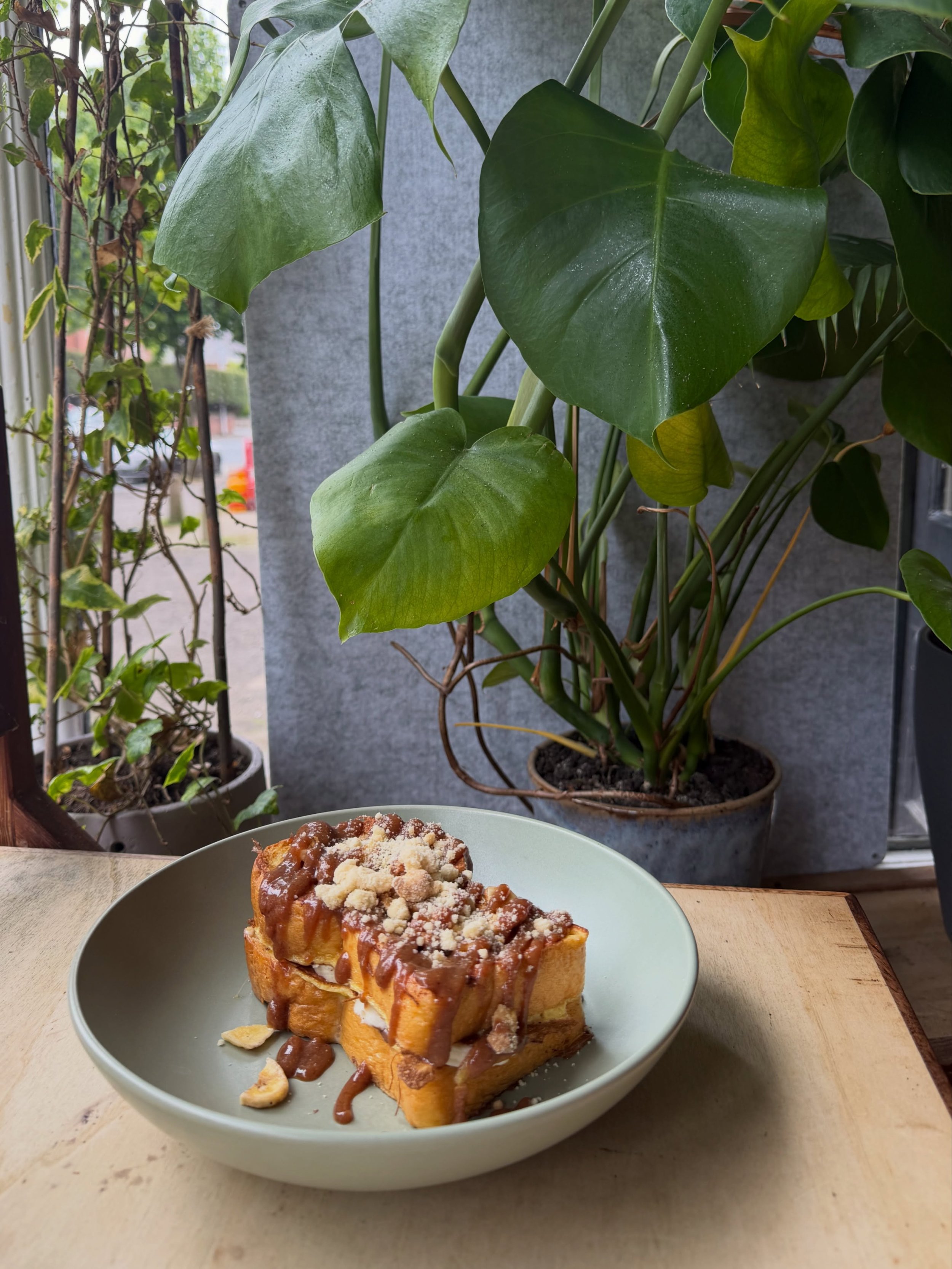 ✨  B A N A N A  B R E A D ✨
S T U F F E D  F R E N C H  T O A S T 🤎🍌

A dish of pure beauty 😍 the perfect combination of banana bread, nutella &amp; french toast all on one plate 🤌🏽

using our homemade banana bread puree, nutella &amp; walnuts ✨