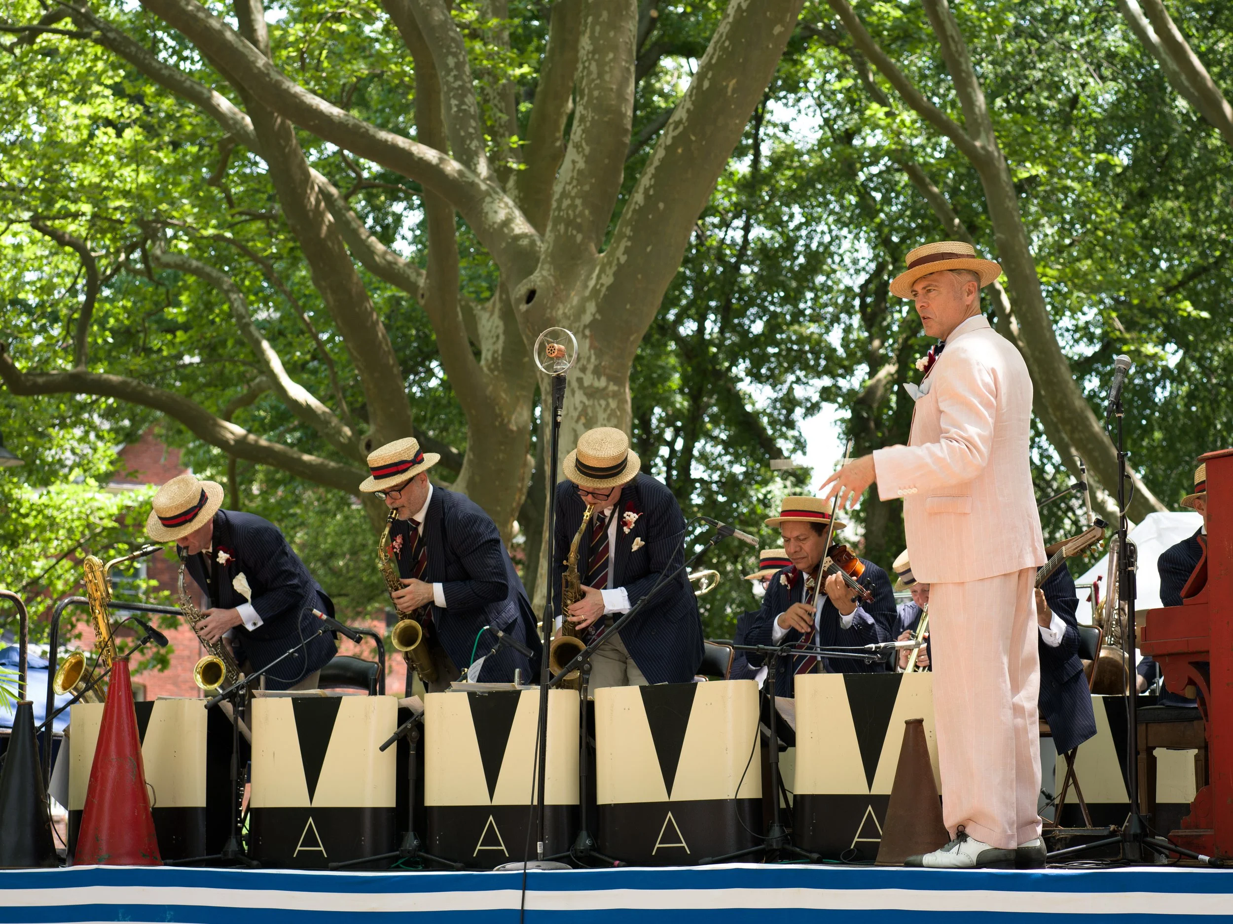 Back to 1920s at the Jazz Age Lawn Party