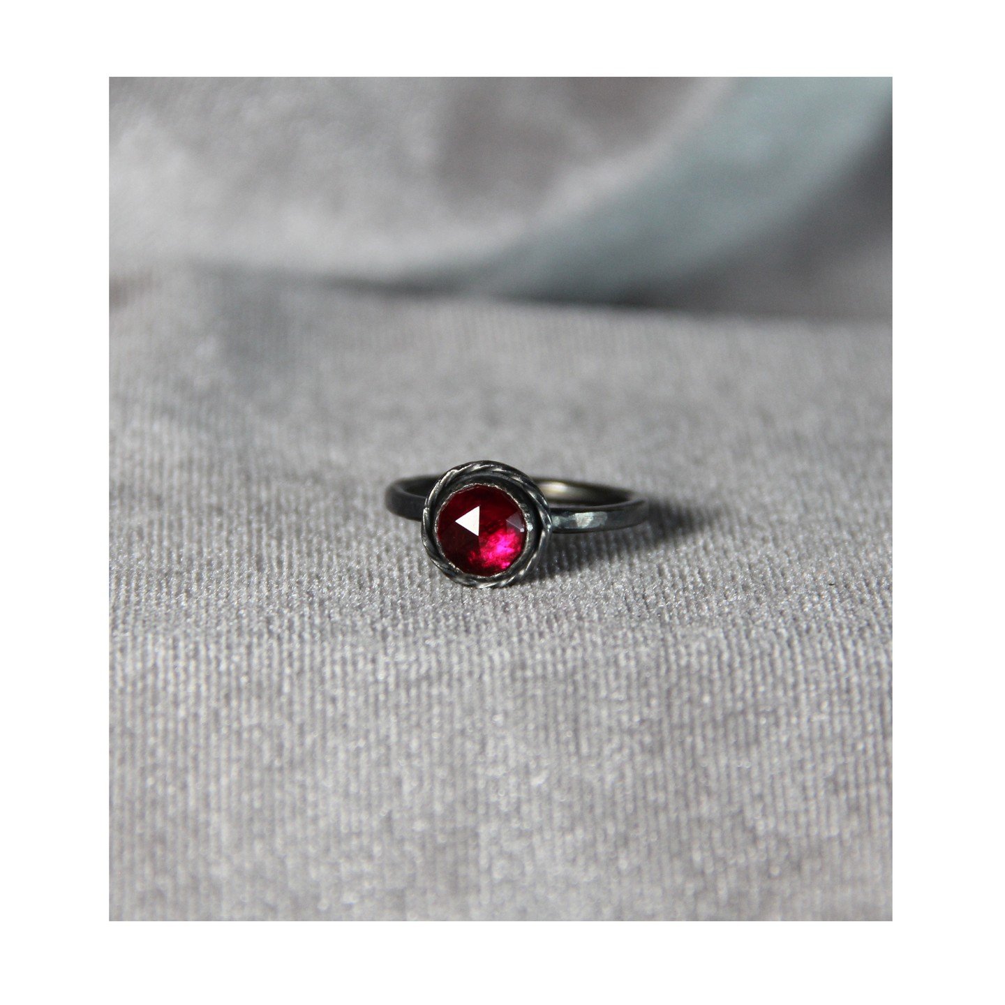 A few people were interested in these rings. I just listed them in my shop.
They are lab-grown rubies set in patinated sterling silver rings. You can also request a custom size. Takes 2 days to make. 
#labgrownruby
#raydesignofficial 
#raydesignbymni