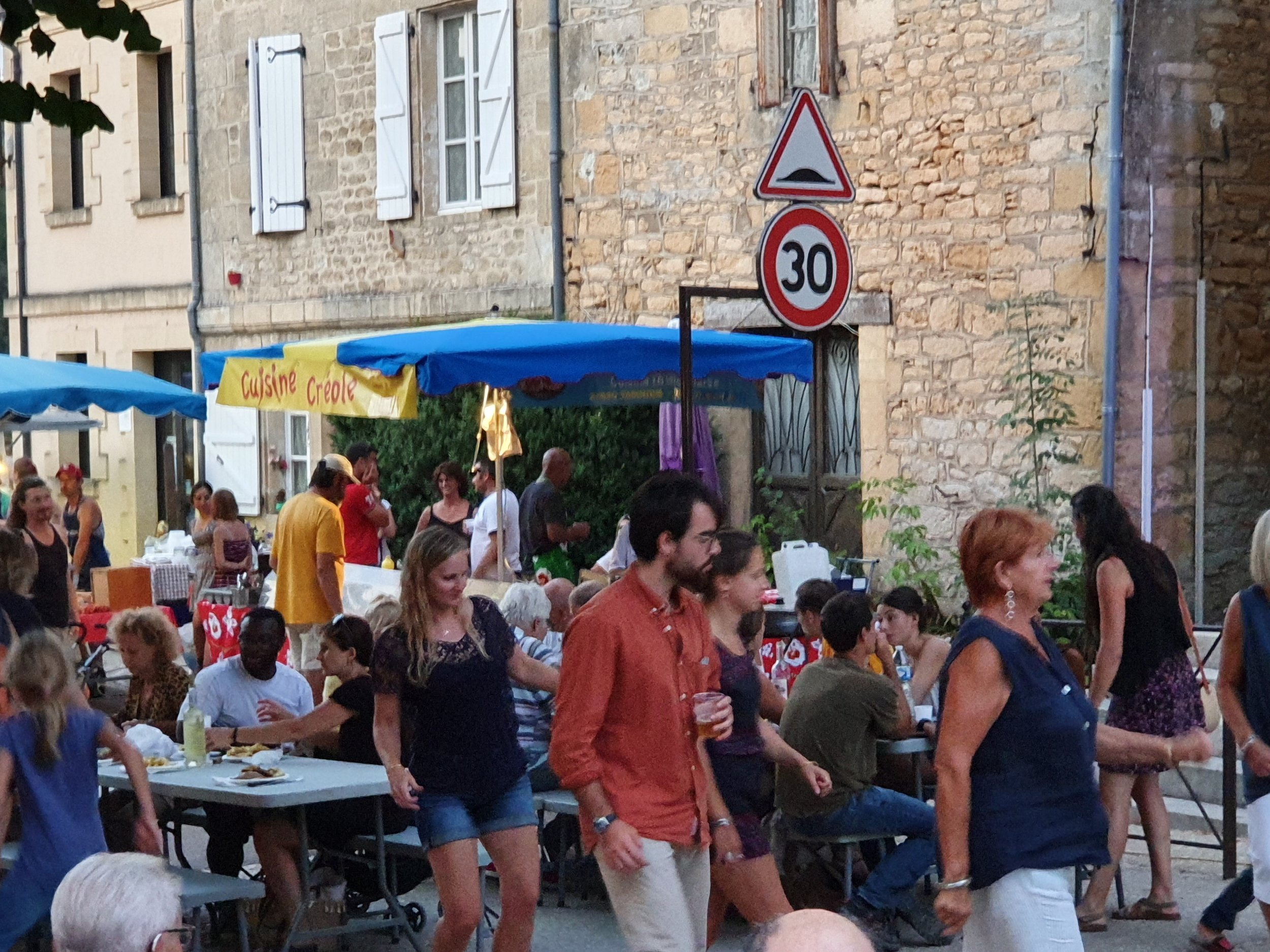 St Leon Sur Vezere Night Market.jpg