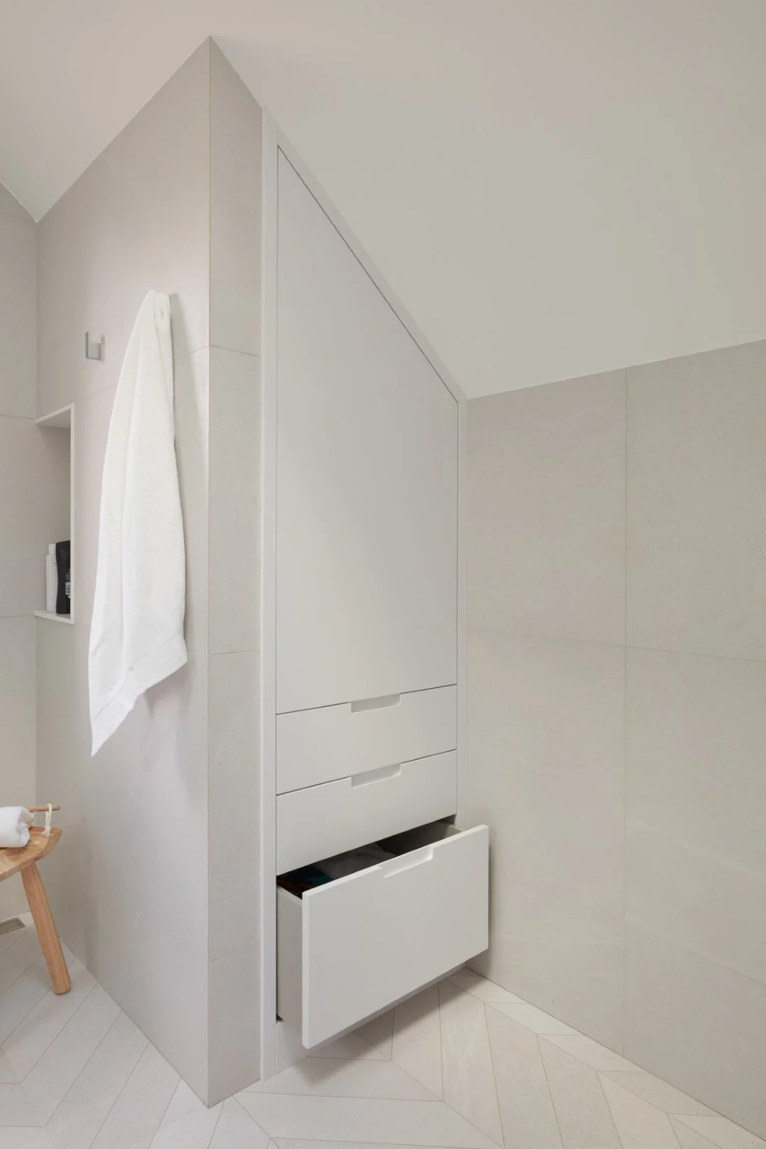 230830-LB-BoysBathroomMillwork_01B (Large).jpg