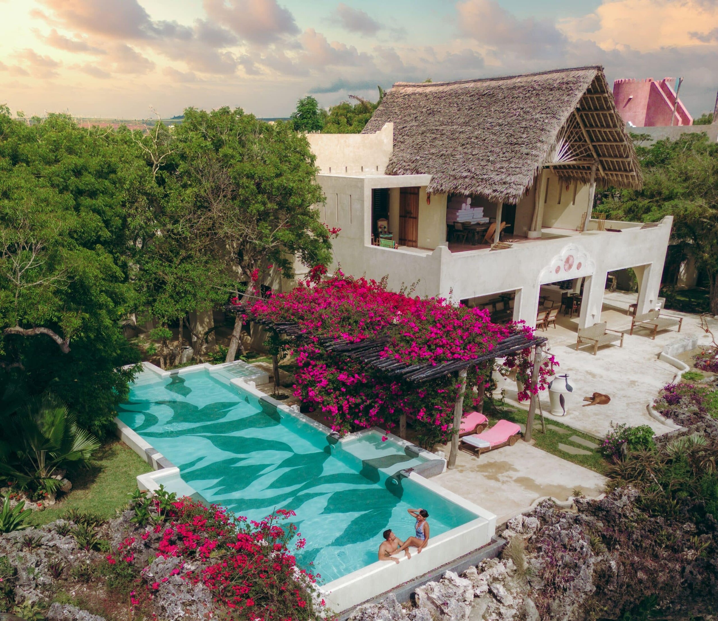 3_Main-building_Manda_Toto_with_pool-min-scaled.jpg