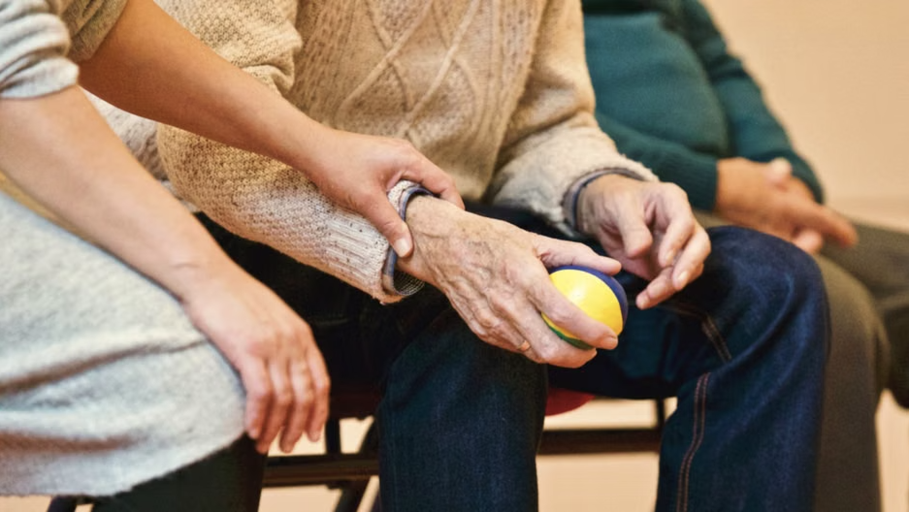 Empowering Loved Ones With Practical Alzheimer’s Family Support Solutions