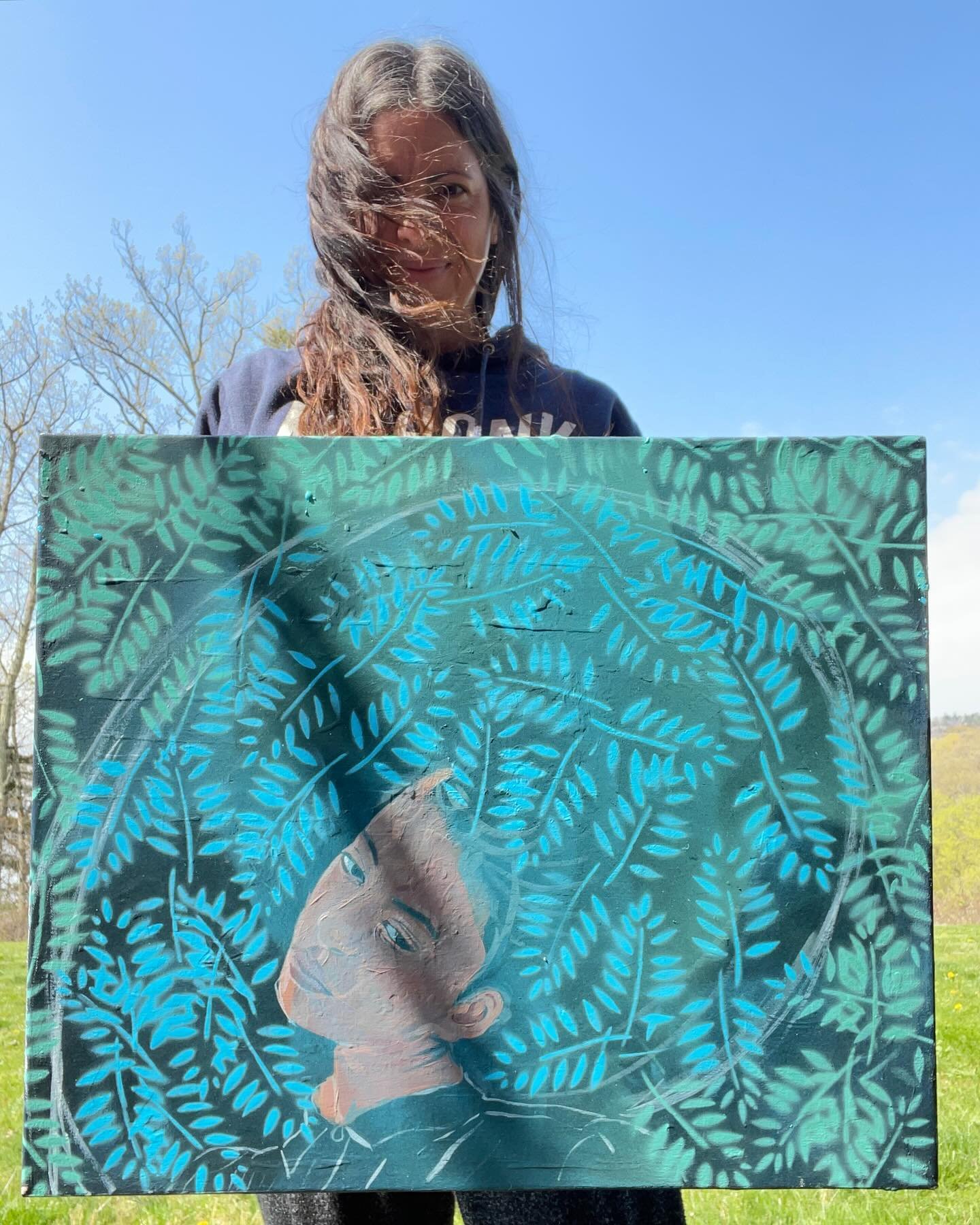 Beautiful day to get the spray painting done on this piece. Using Malachite and Argo Blue #montanacans - just the beginning. 💙💚
.
.
.
#hudsonvalleyart #hudsonvalleyartists #artistmom #portrait #portraitpainting #acryliconcanvas #womenartist #womanp