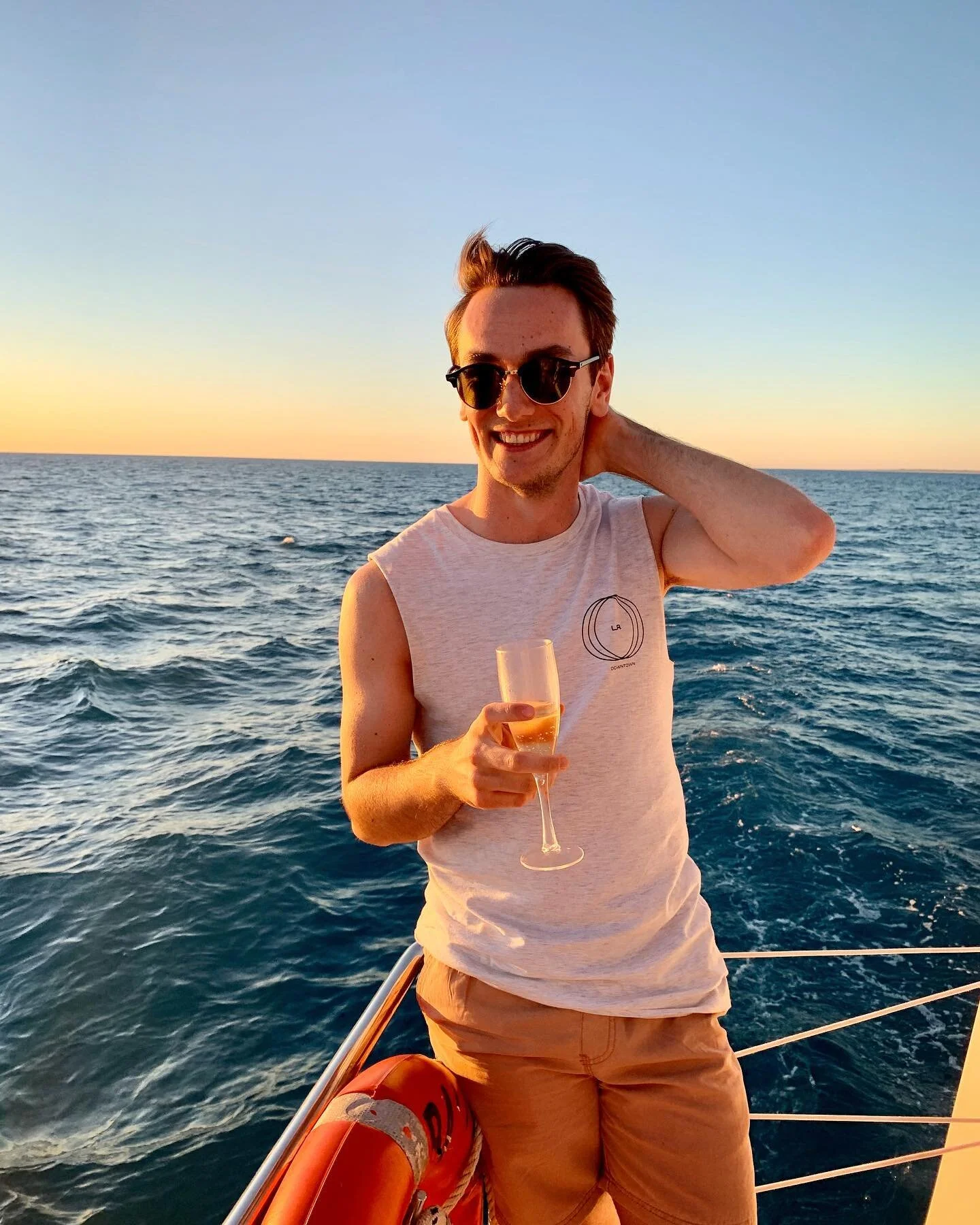 ☀️🥂🛥🛩