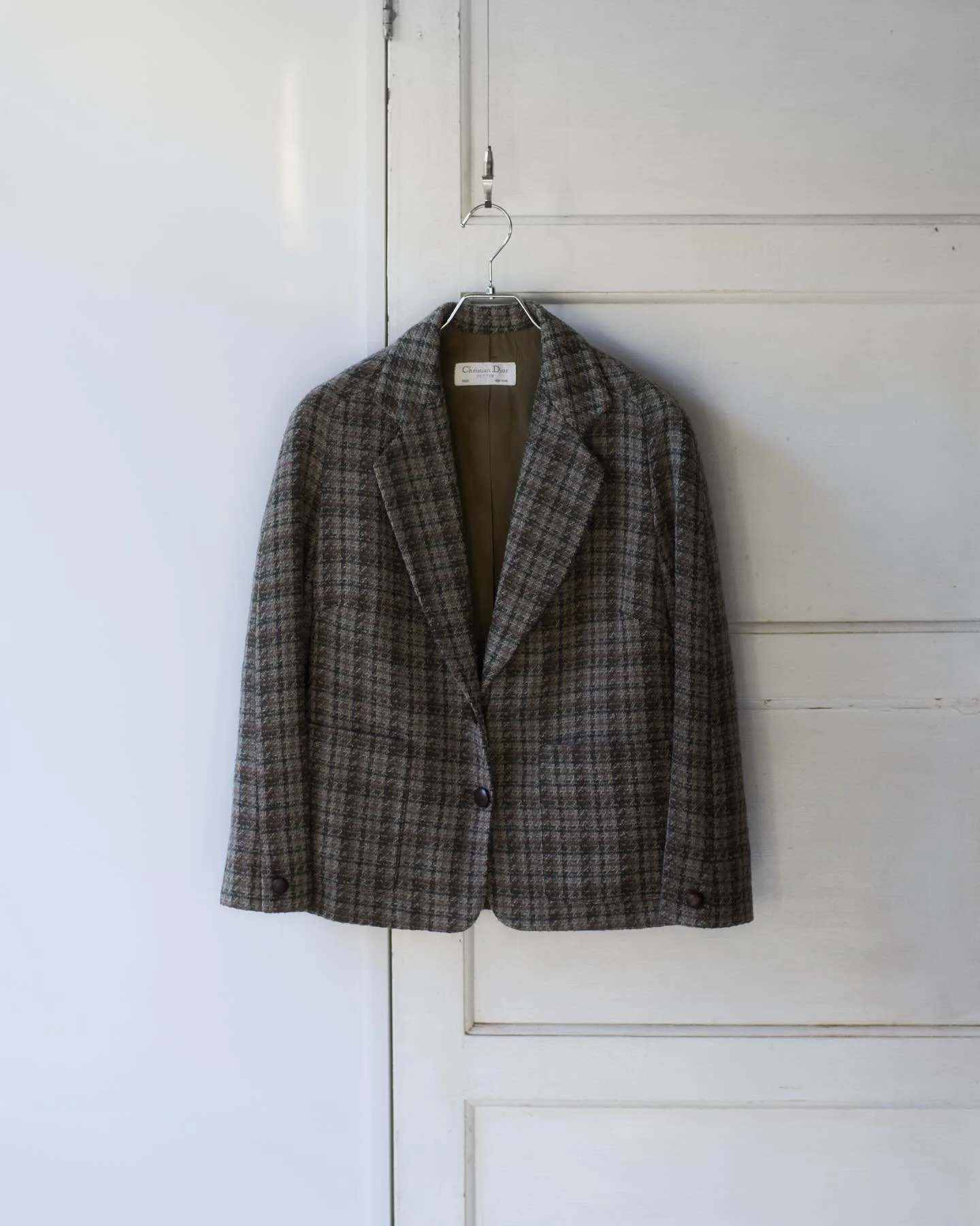 70s Christian Dior Plaid Blazer Jacket
木製ボタン🪵
.
.
随時商品の写真をアップしていきます。
ぜひ店頭でご覧くださ い。
商品のお問い合わせはDMまで

ㅤㅤㅤㅤㅤㅤㅤㅤㅤㅤㅤㅤㅤ #ヴィンテージ  #古着屋 #古着 #横浜古着屋 #横浜古着
