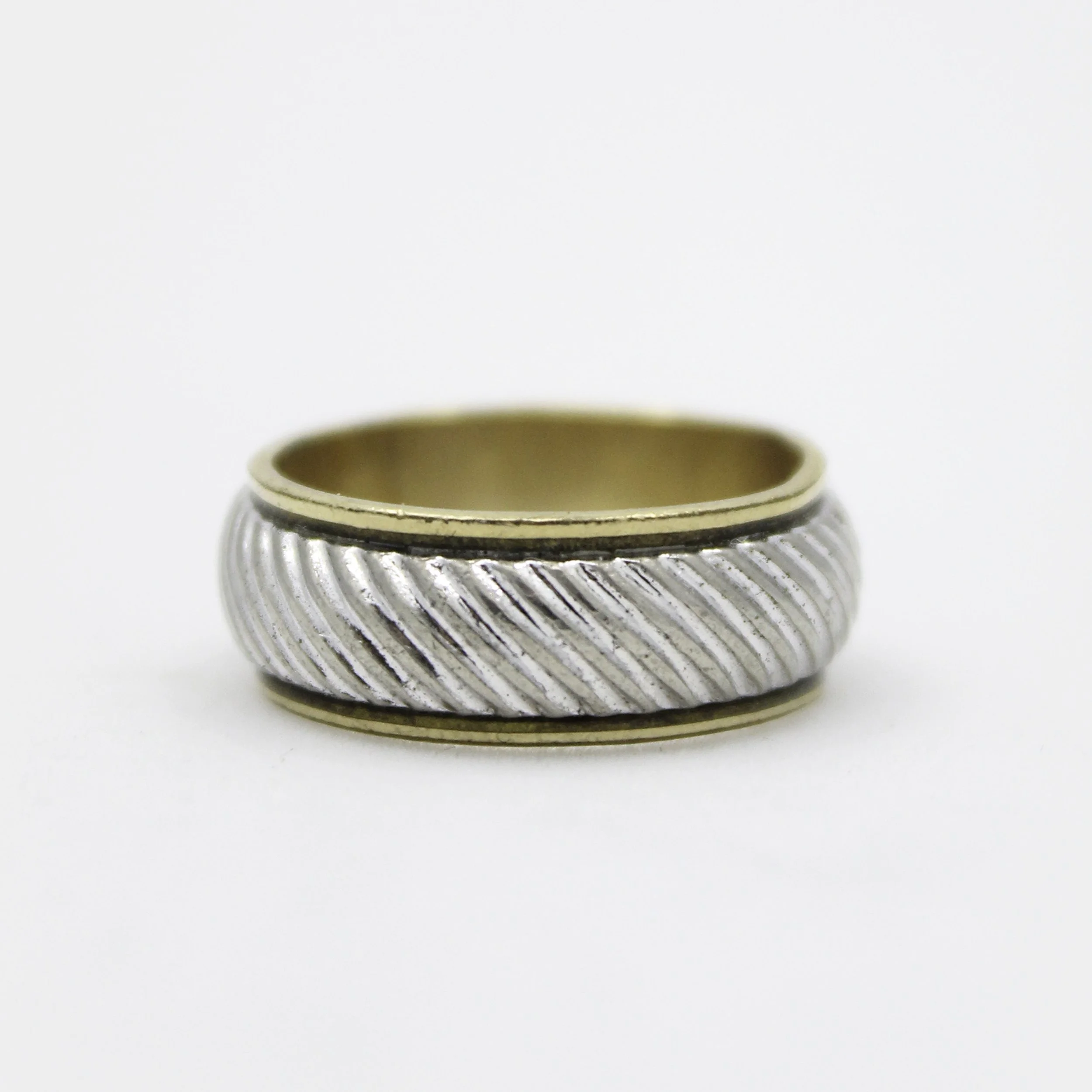 Vintage 2-Tone Ribbed Ring