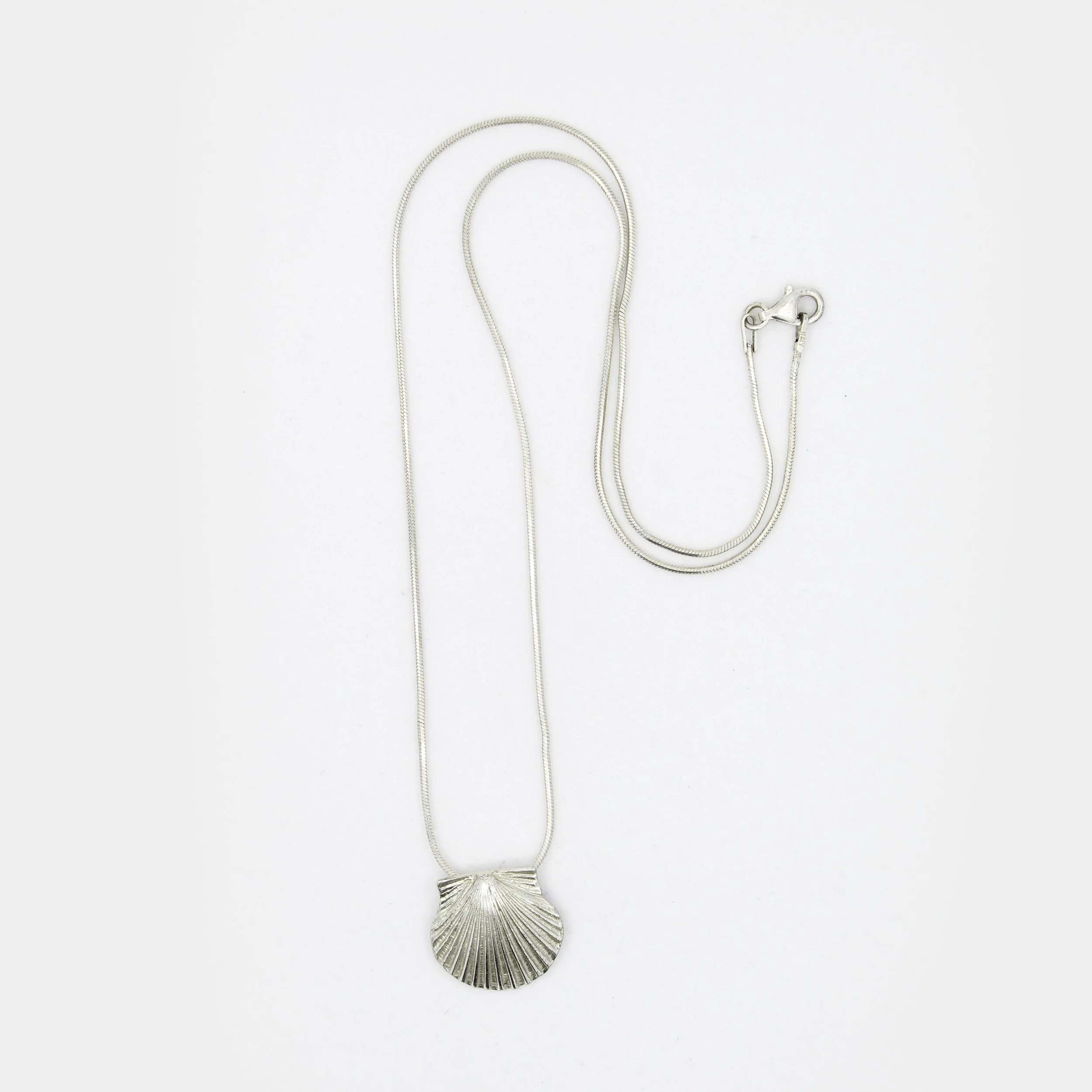 Vintage Silver Shell Necklce