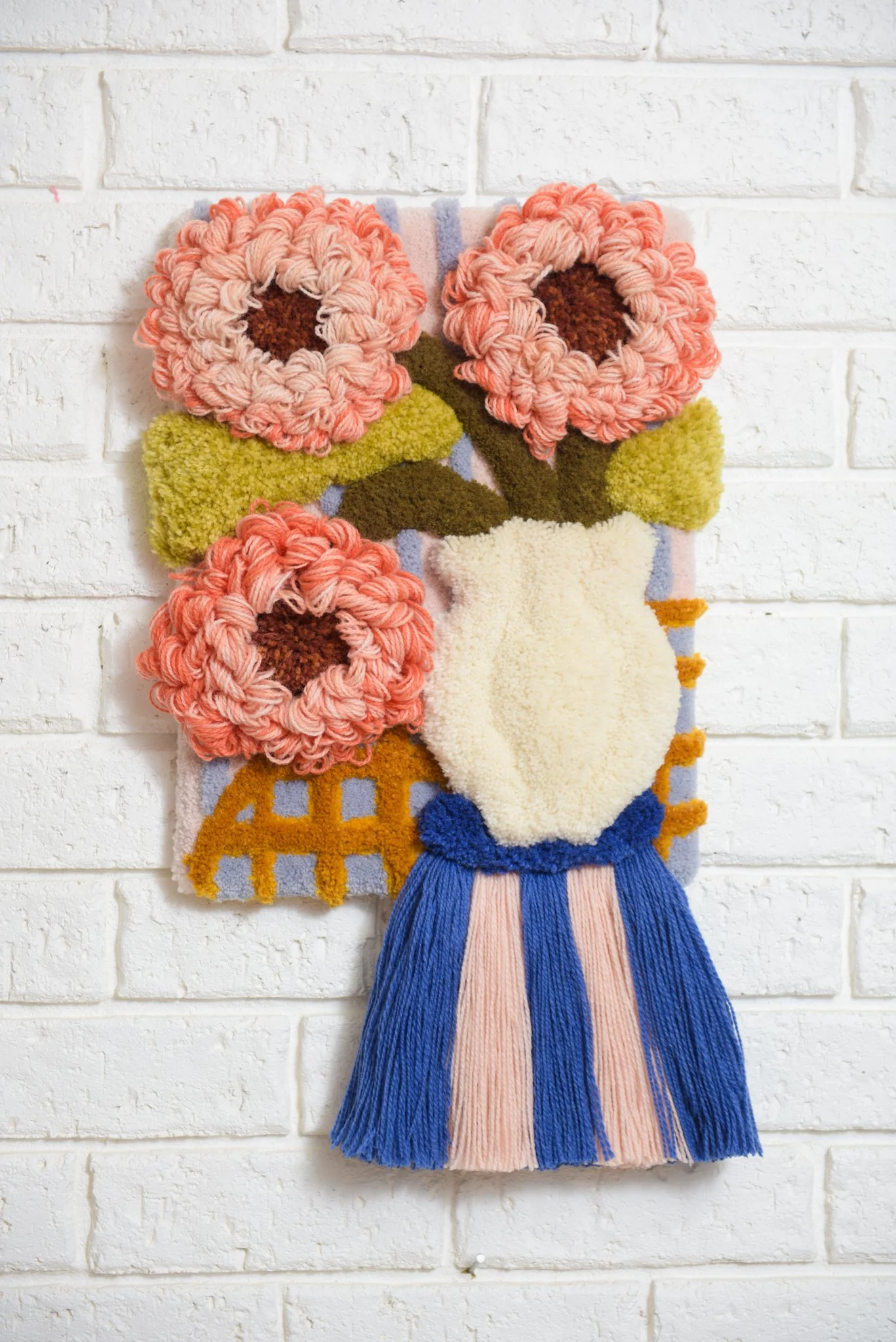 OlgaZwart_Loop_LAB_Dreamy_Blooms_in_Peach_Wool_35cmx59cm-3.jpg