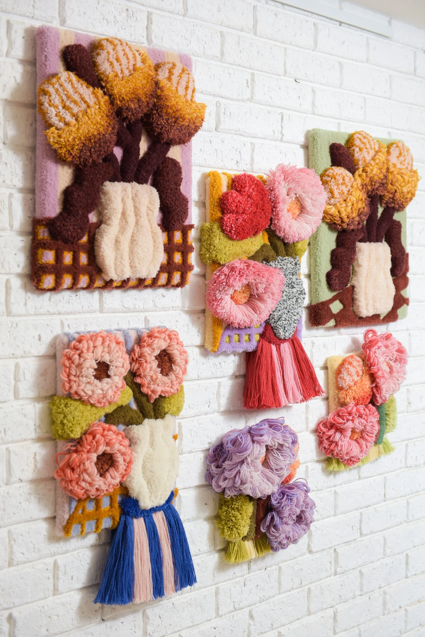 OlgaZwart_Banksia_and_Blooms_Wool_28cmx34cm-6.jpg