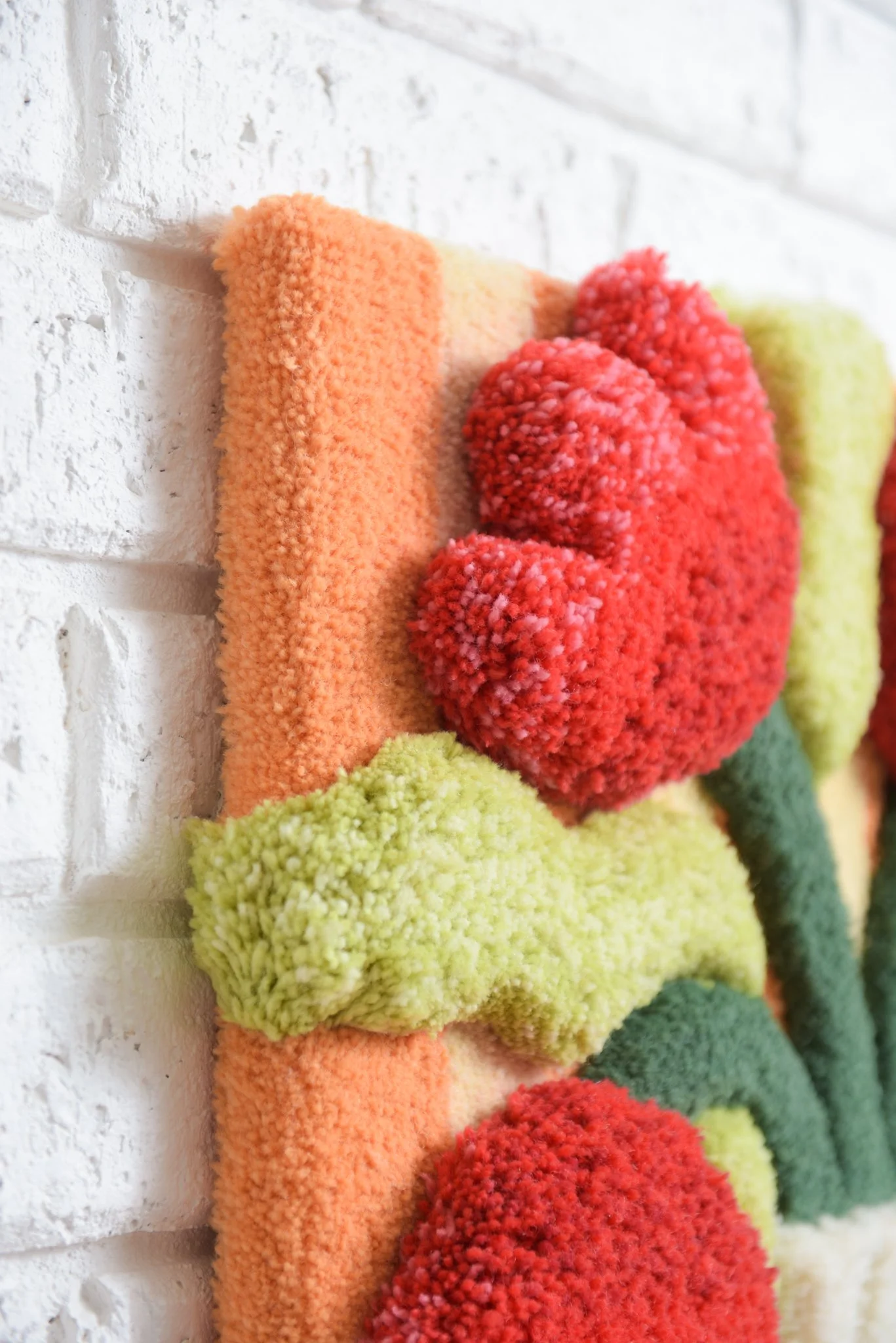 LoopLAB_OlgaZwart_Tulips_52cm x 42cm_wool_$399-3.jpg