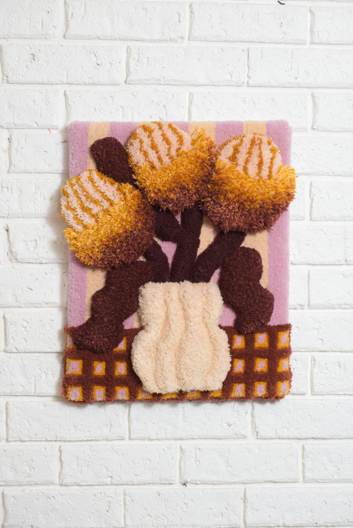 OlgaZwart_Loop_LAB_Golgen_Banksias_on_Mauve_Wool_44cmx53cm-3.jpg