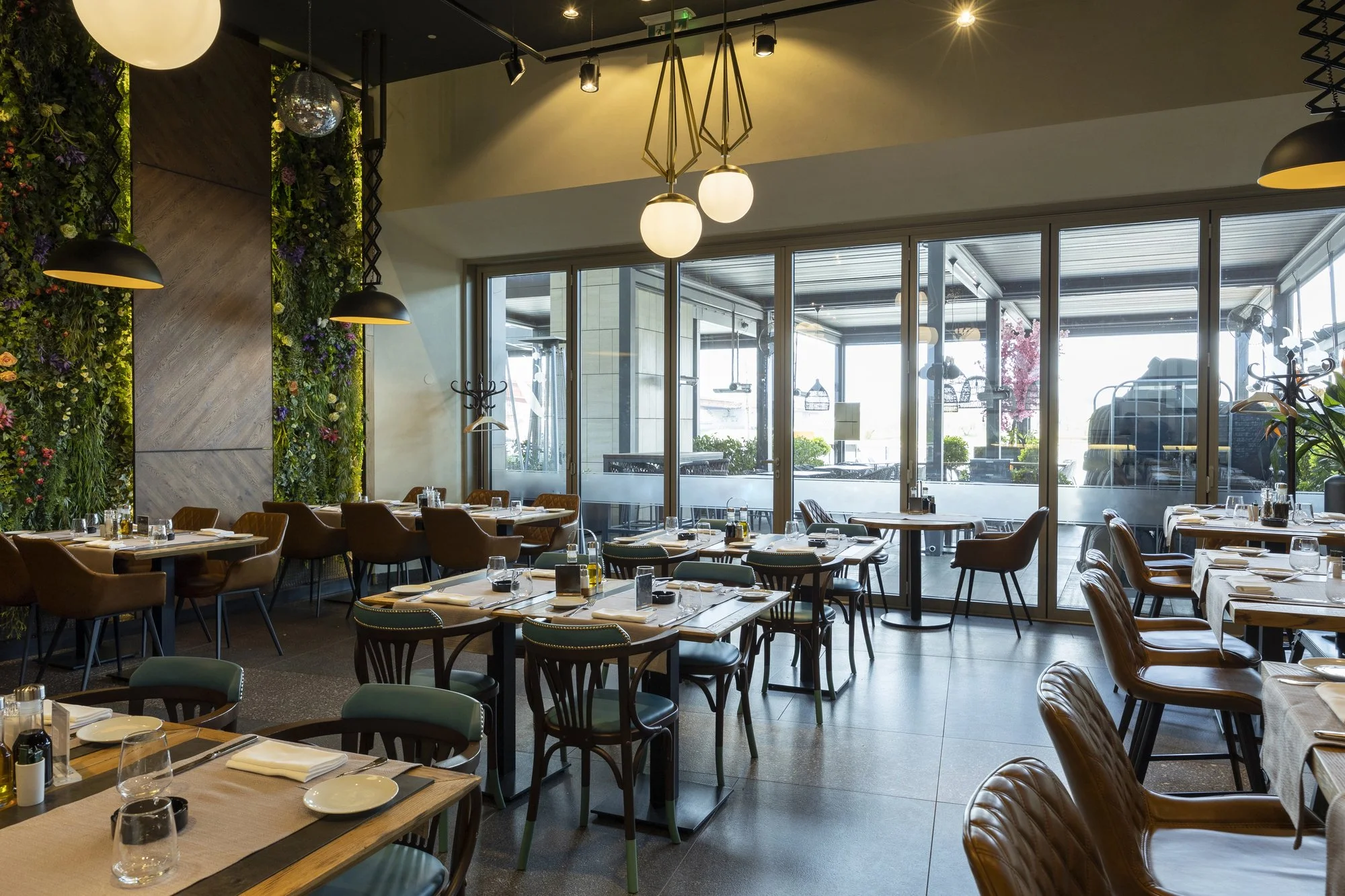 Managing Live-Site Fitouts Without Disrupting Trade