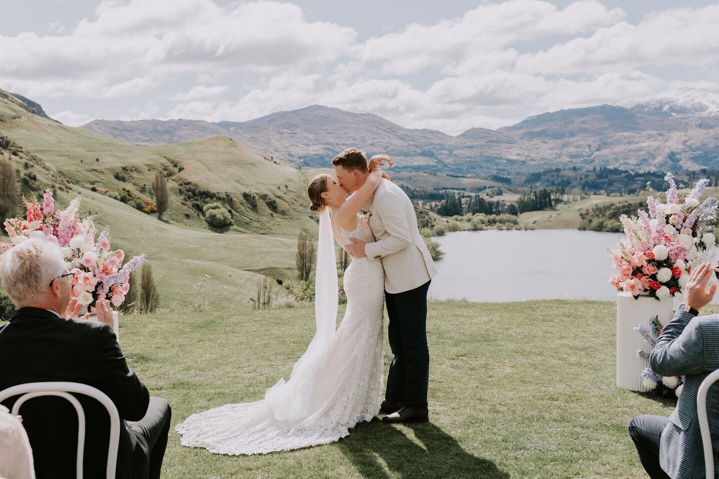 Welcome to Queenstown's most scenic venue 💚 If you're planning your dream destination wedding, then look no further than NZ High Country.⁠
⁠
With 4x different stunning locations on the NZ High Country property, and views spanning across nearly every