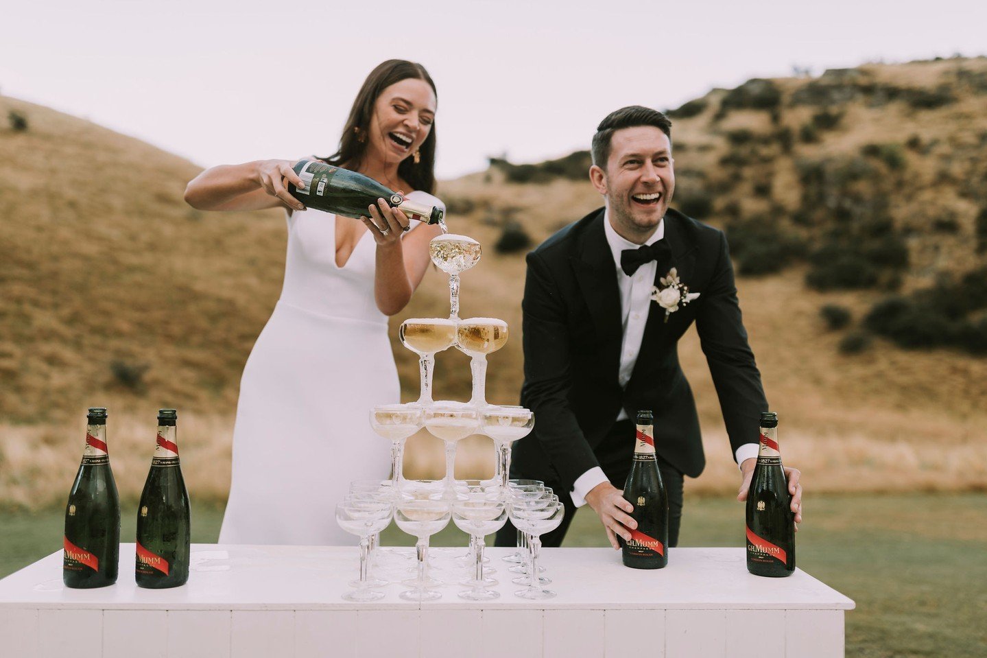 Amy &amp; Simon celebrating in style at @nzhighcountry! #mumm 🥂🍾⁠
⁠
⁠
@nzhighcountry⁠
📸 @charlottekiriphotography