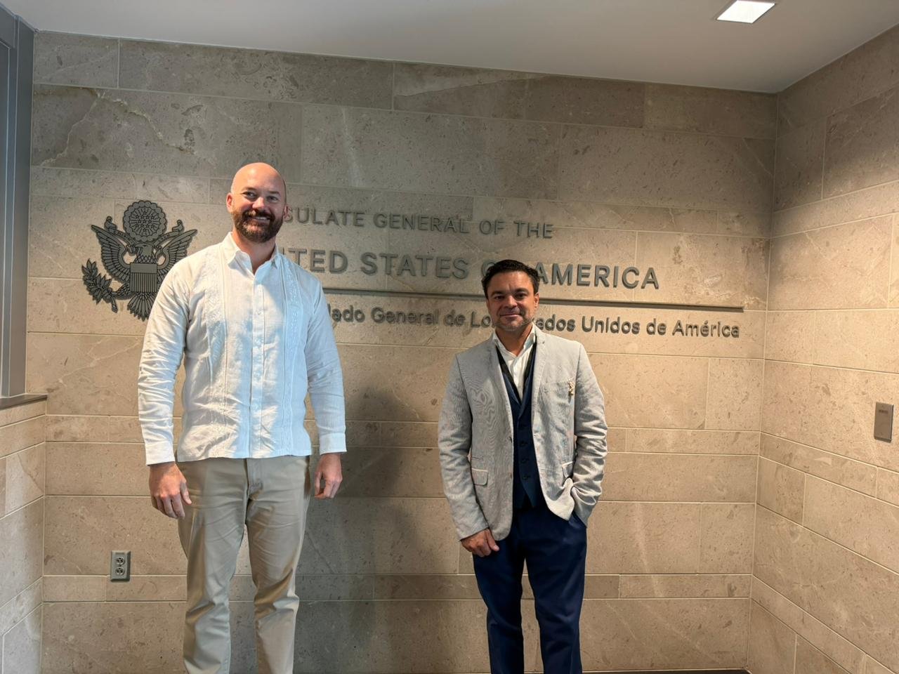 Ing. Rodrigo de la Peña, Presidente de la Asociación de Hoteles de Cancún, Puerto Morelos e Isla Mujeres, se reune con Mtro. Justen A. Thomas, Cónsul General de Estados Unidos en Mérida