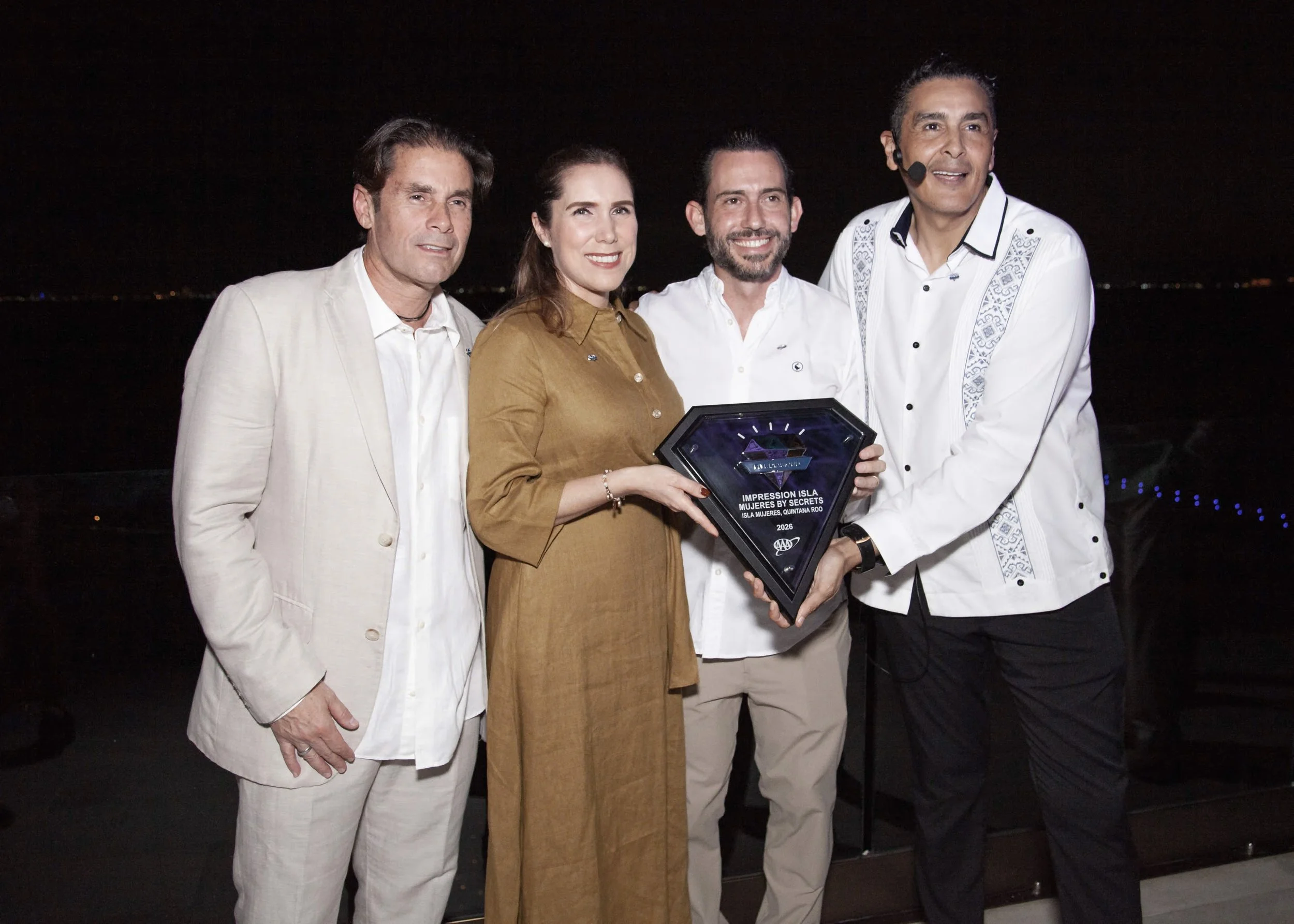 Impression Isla Mujeres celebra la develación de su placa AAA Cinco Diamantes con una noche que redefinió el lujo en el Caribe Mexicano