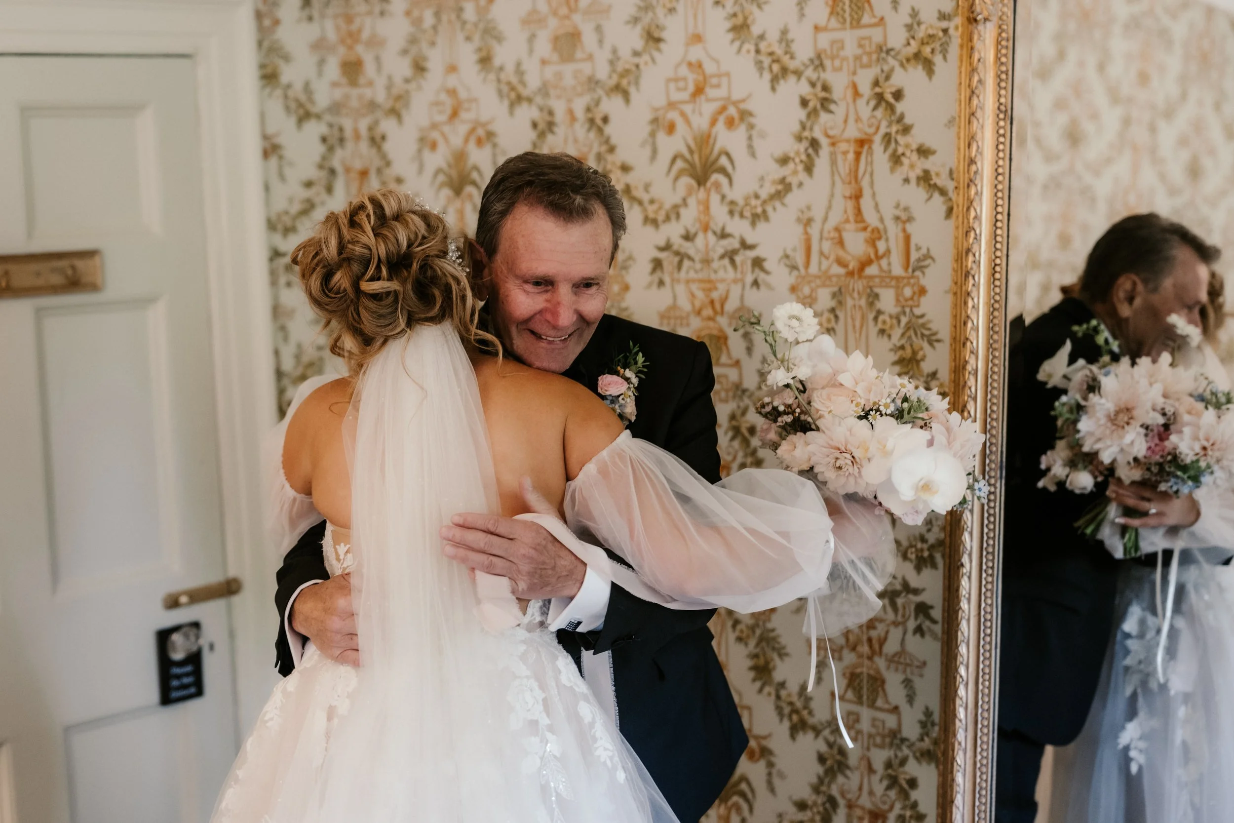 GilestonManorSouthWalesWeddingPhotographybyBenHolbrook-13_uT6.jpg