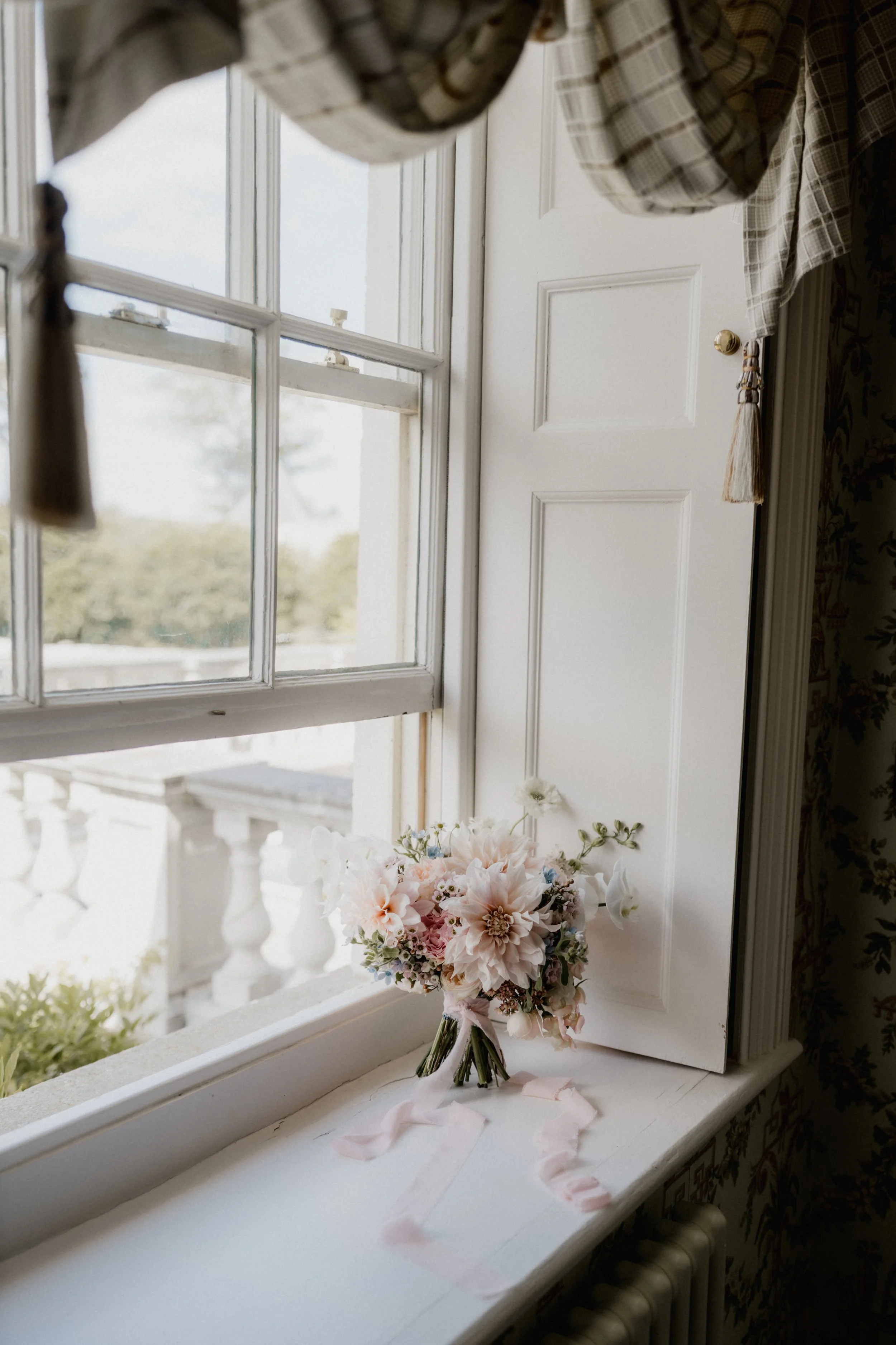 GilestonManorSouthWalesWeddingPhotographybyBenHolbrook-121.jpg