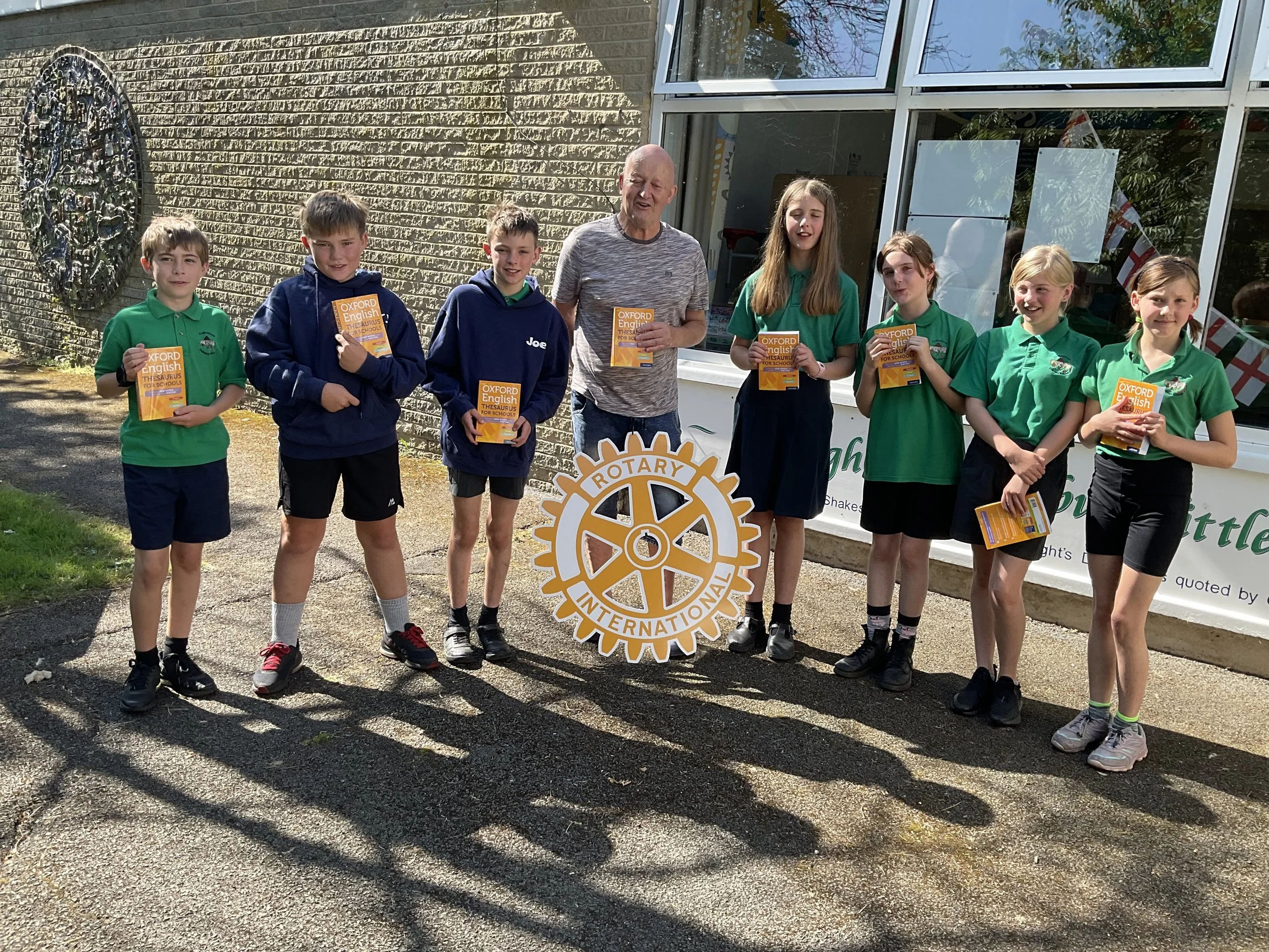 Year 6 leavers receive a thesaurus from Barnard Castle Rotary