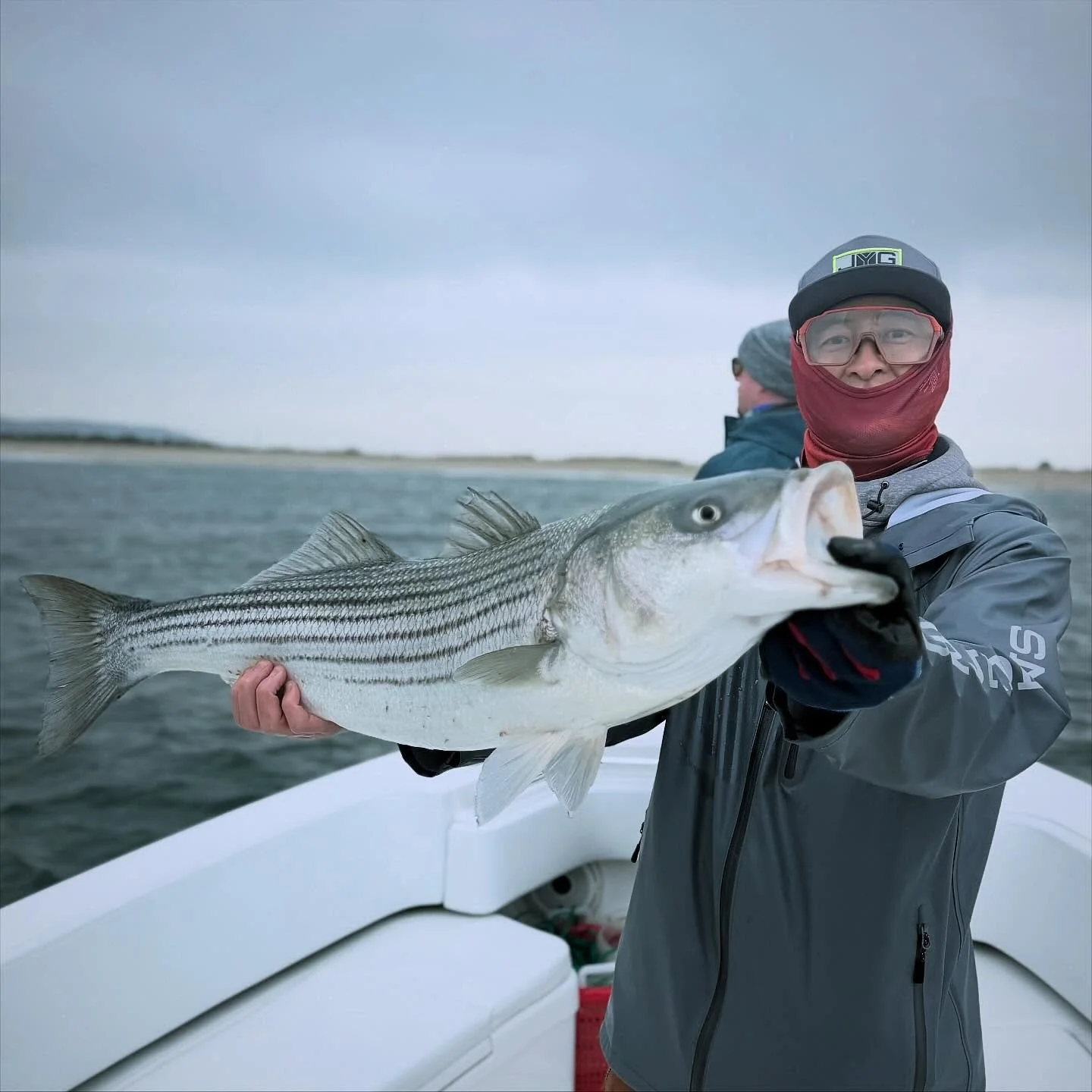 Solid fall run fishing with Takk &amp; friends today. Fished lots of different bait feeds today- sand eels then peanut bunker, and finally xl adult bunker 🤘