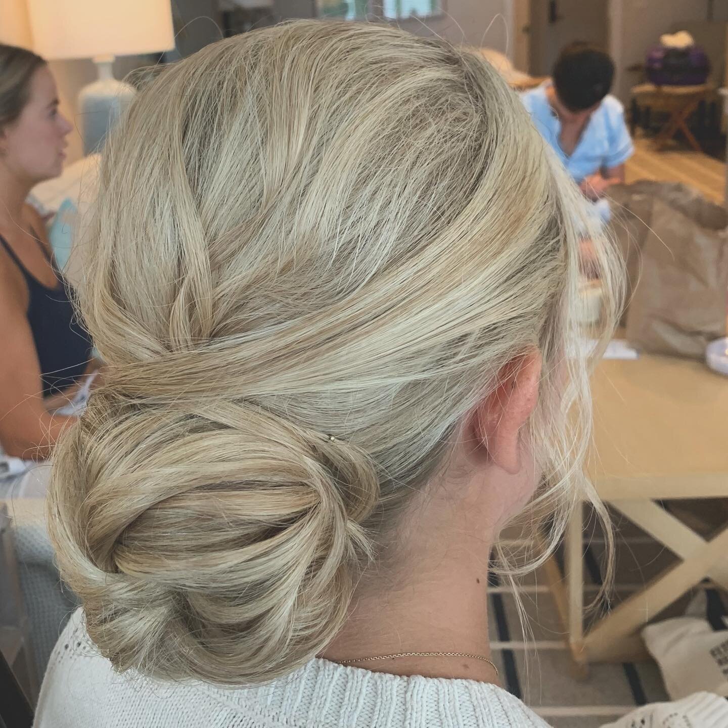 Love this classic style for bridesmaids during this crazy wedding season 😍
&bull;
&bull;
&bull;
#bostonwedding #capecodweddings #weddinghair #bostonstylist #updo