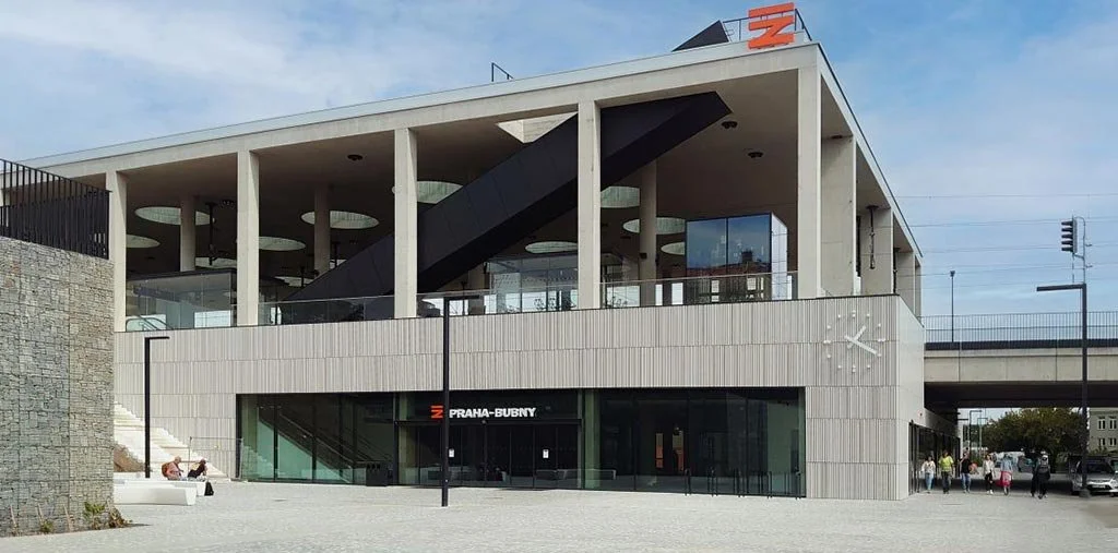 Високоефективна геотермална ОВК система за жп гара Прага–Бубни