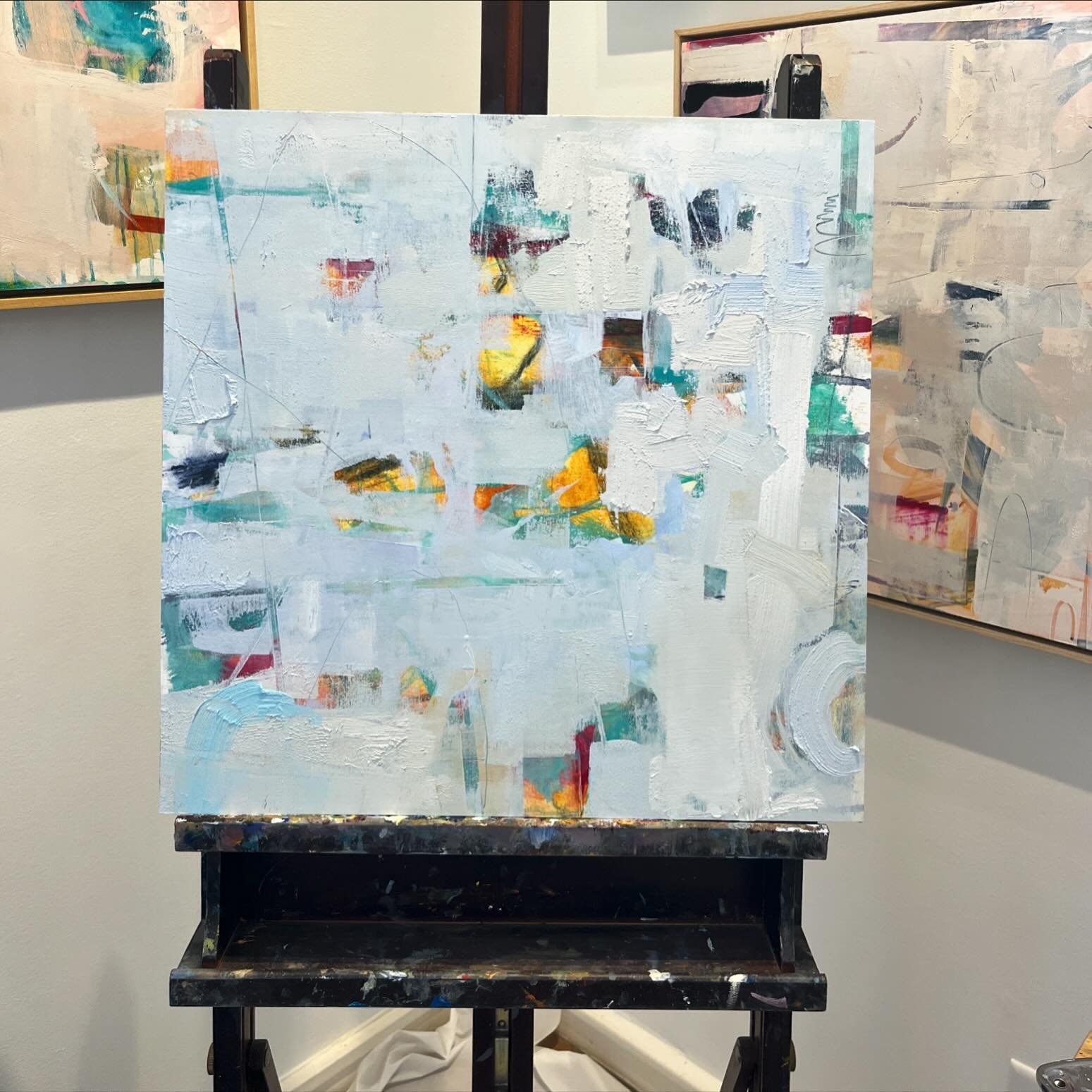 Happy May Day!! I&rsquo;m here @haganfineart  painting away on this gorgeous day. I&rsquo;m out of my personal studio for a bit being amongst the people and it&rsquo;s glorious!! #abstractexpressionism #abstractart #abstractpainting #contemporaryart 