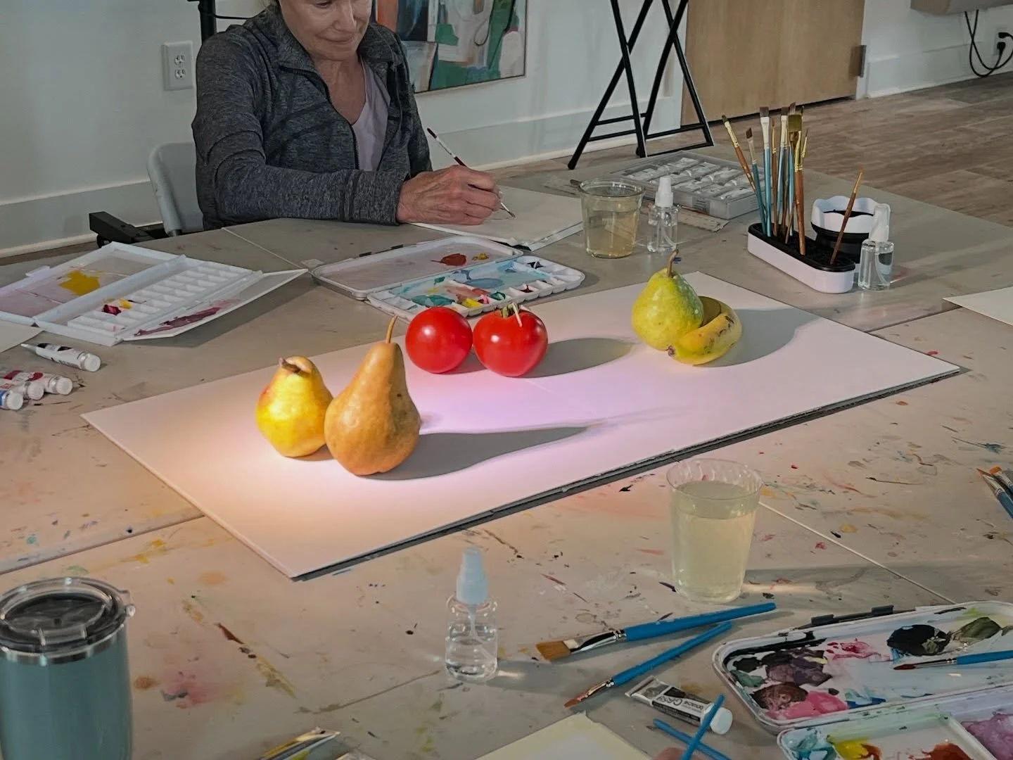 I have been teaching quite a bit lately, mostly beginners classes and I&rsquo;ve had so much fun doing it. Although my main genre is abstract expressionism I find teaching the very basic principles and mechanics of drawing and painting so important a