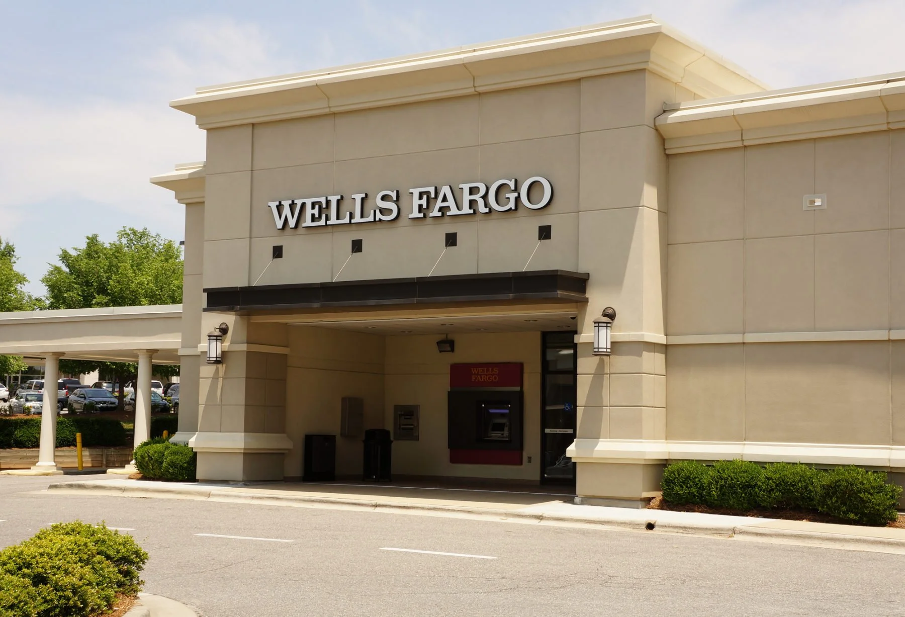 Wells Fargo Bank In Raleigh North Hills
